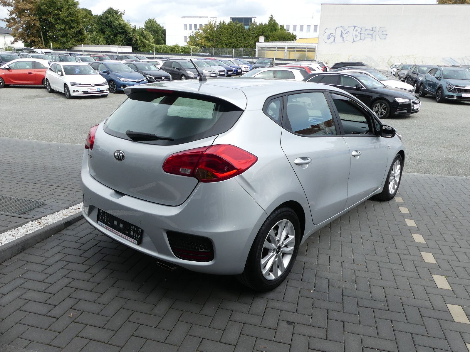 Fahrzeugabbildung Kia cee'd / Ceed"74TKM"