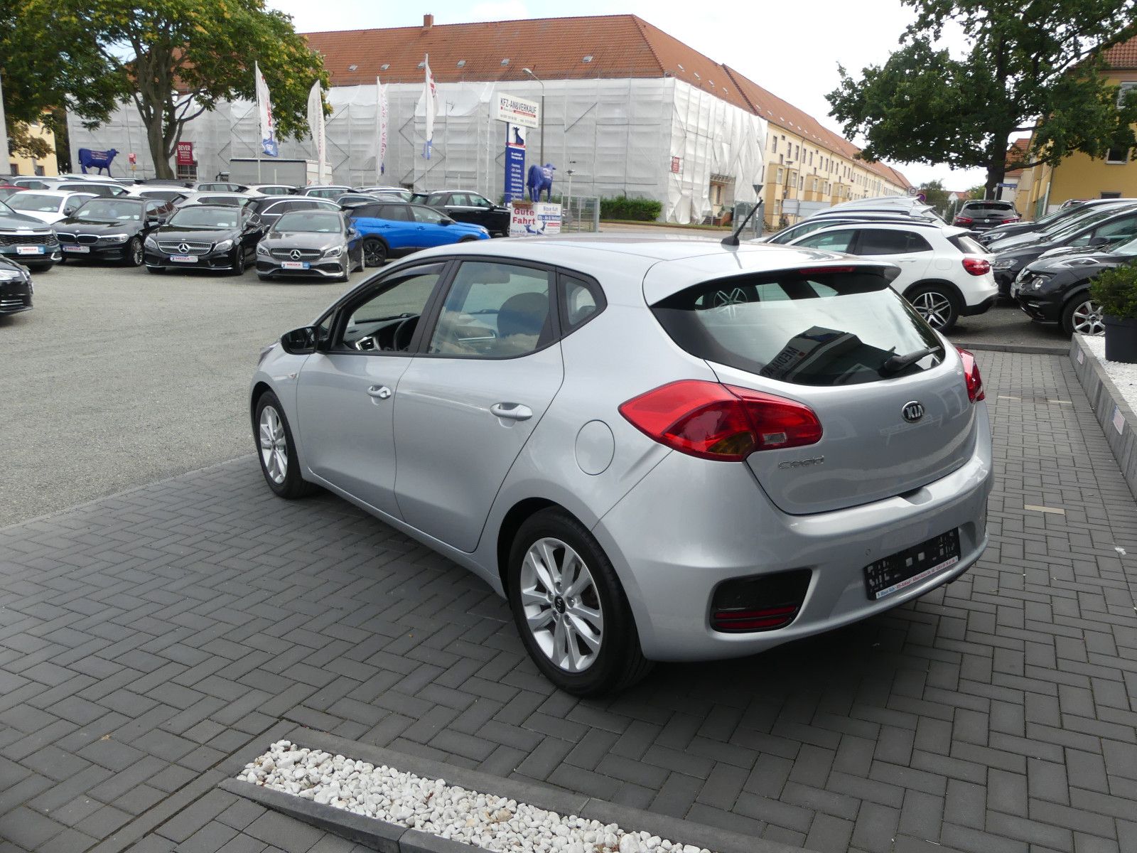 Fahrzeugabbildung Kia cee'd / Ceed"74TKM"