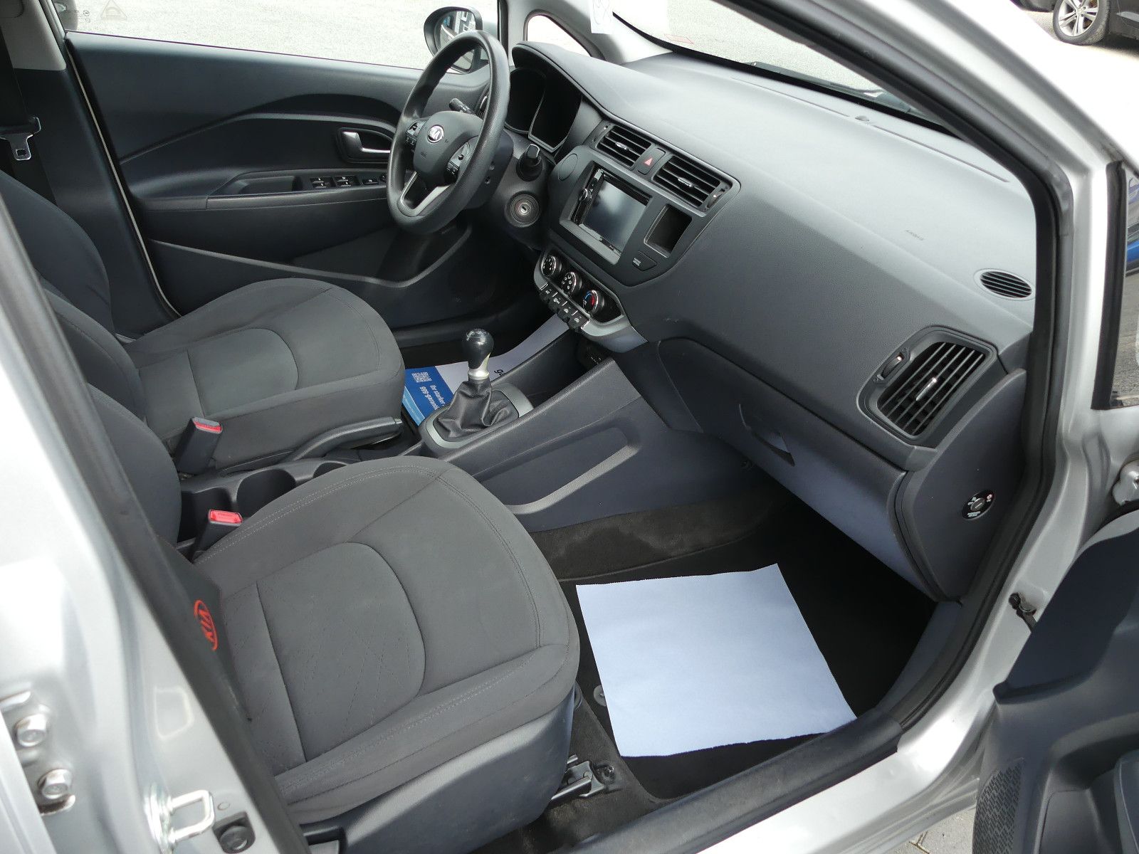 Fahrzeugabbildung Kia Rio Edition 7