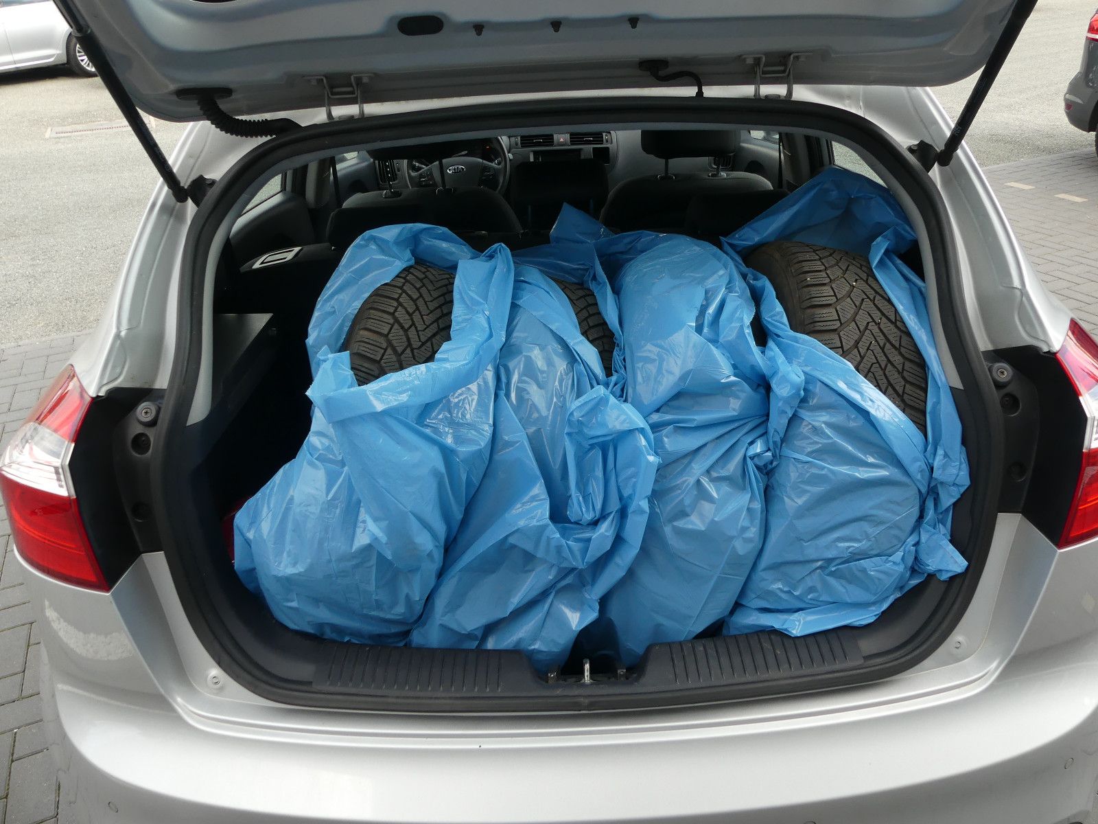 Fahrzeugabbildung Kia Rio Edition 7