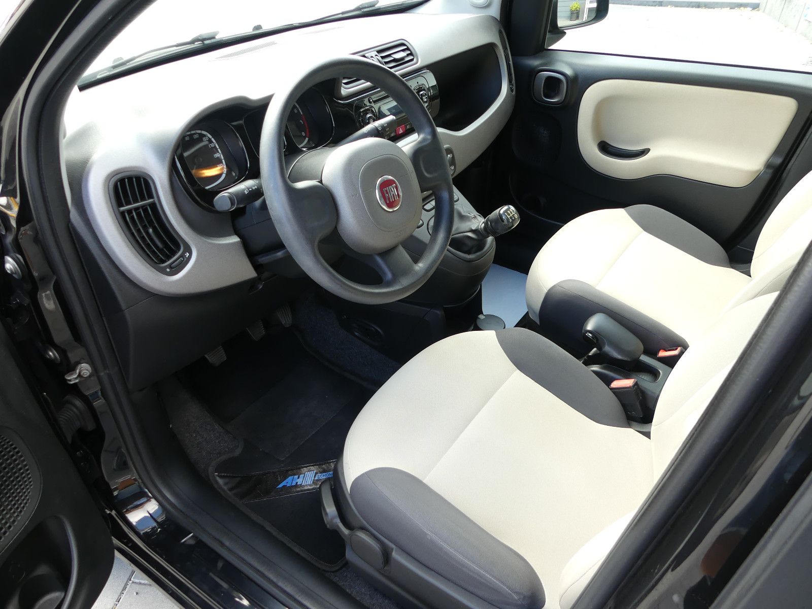 Fahrzeugabbildung Fiat Panda Lounge
