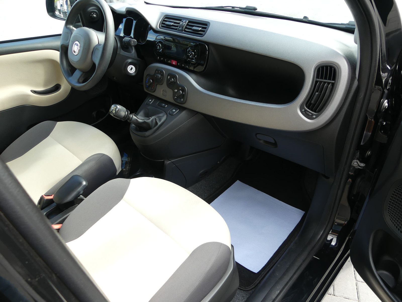 Fahrzeugabbildung Fiat Panda Lounge