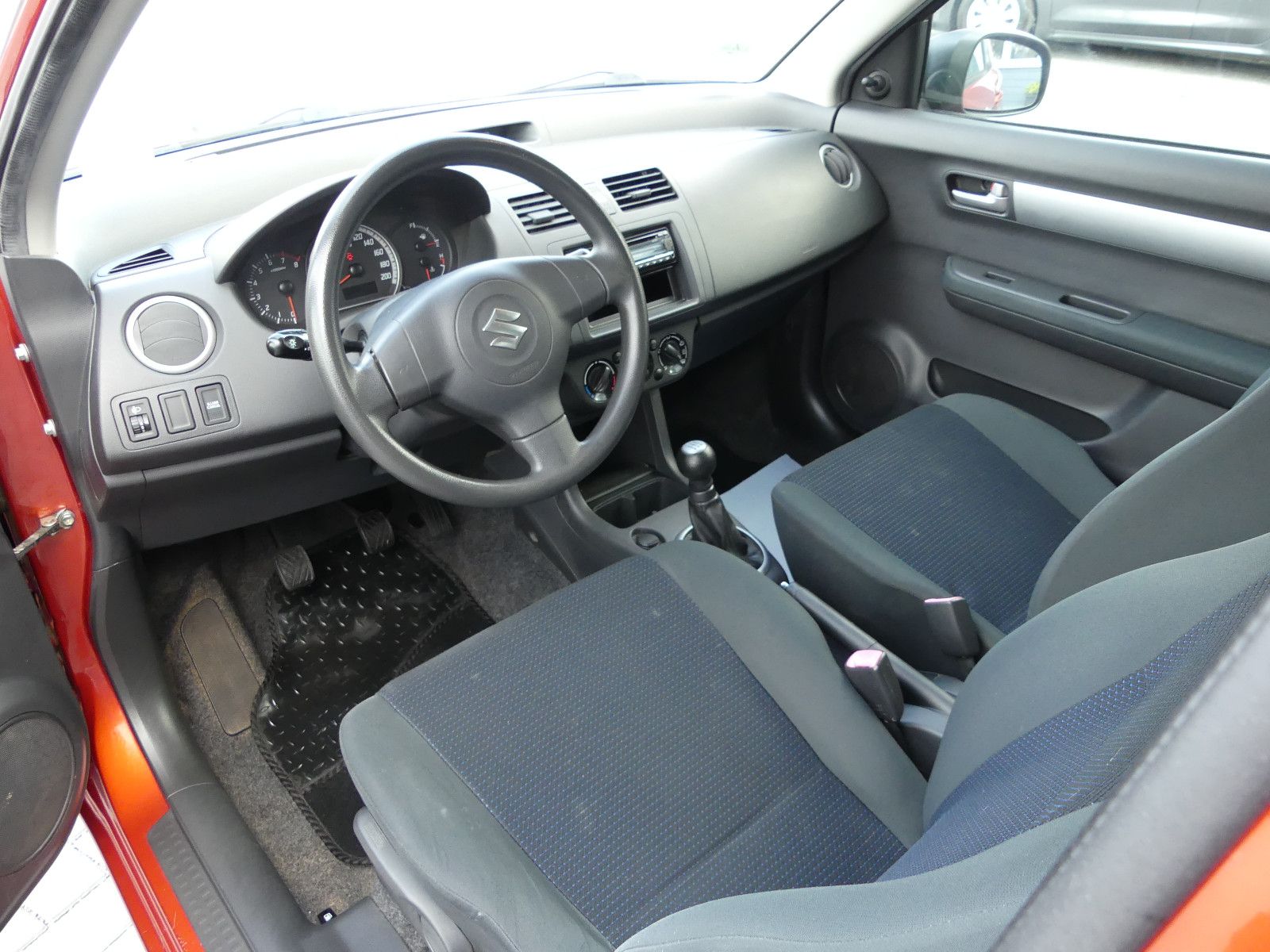 Fahrzeugabbildung Suzuki Swift Lim. Classic