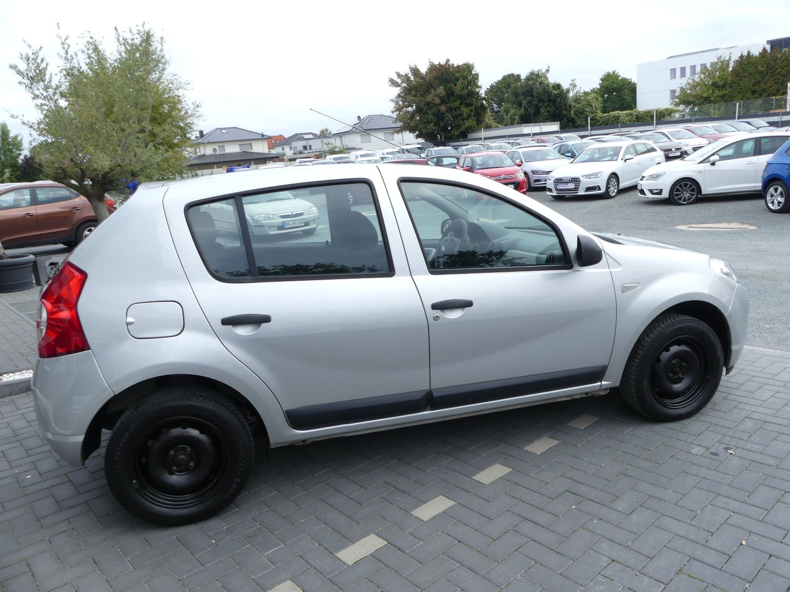 Fahrzeugabbildung Dacia Sandero Ambiance
