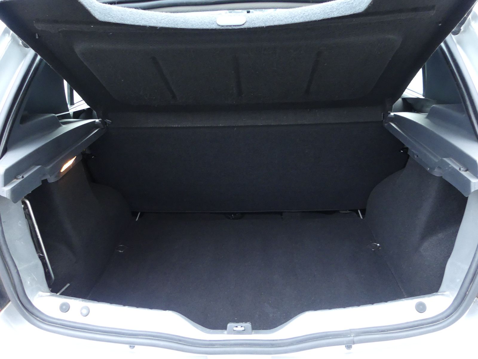 Fahrzeugabbildung Dacia Sandero Ambiance