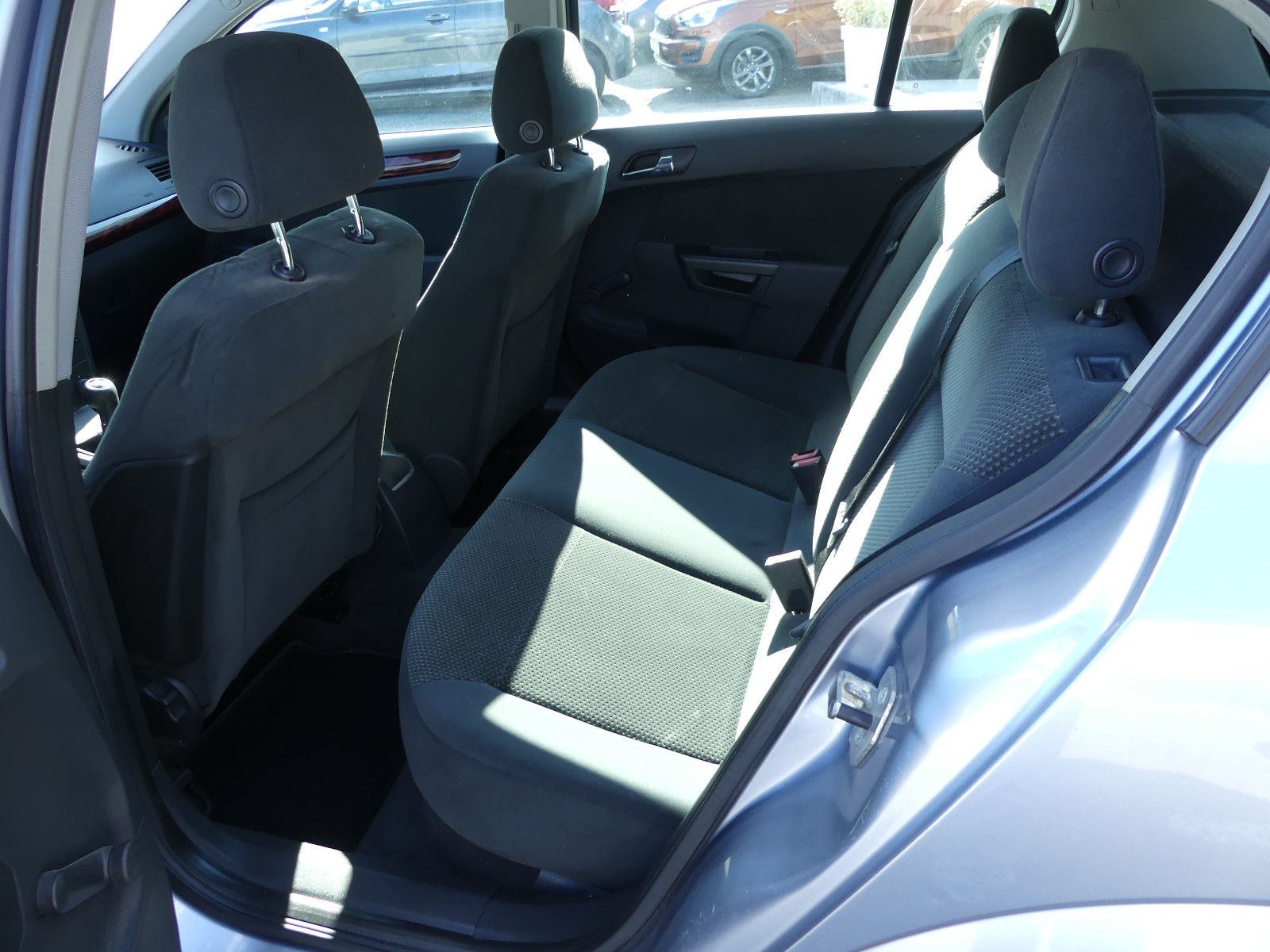 Fahrzeugabbildung Opel Astra H Lim. Elegance