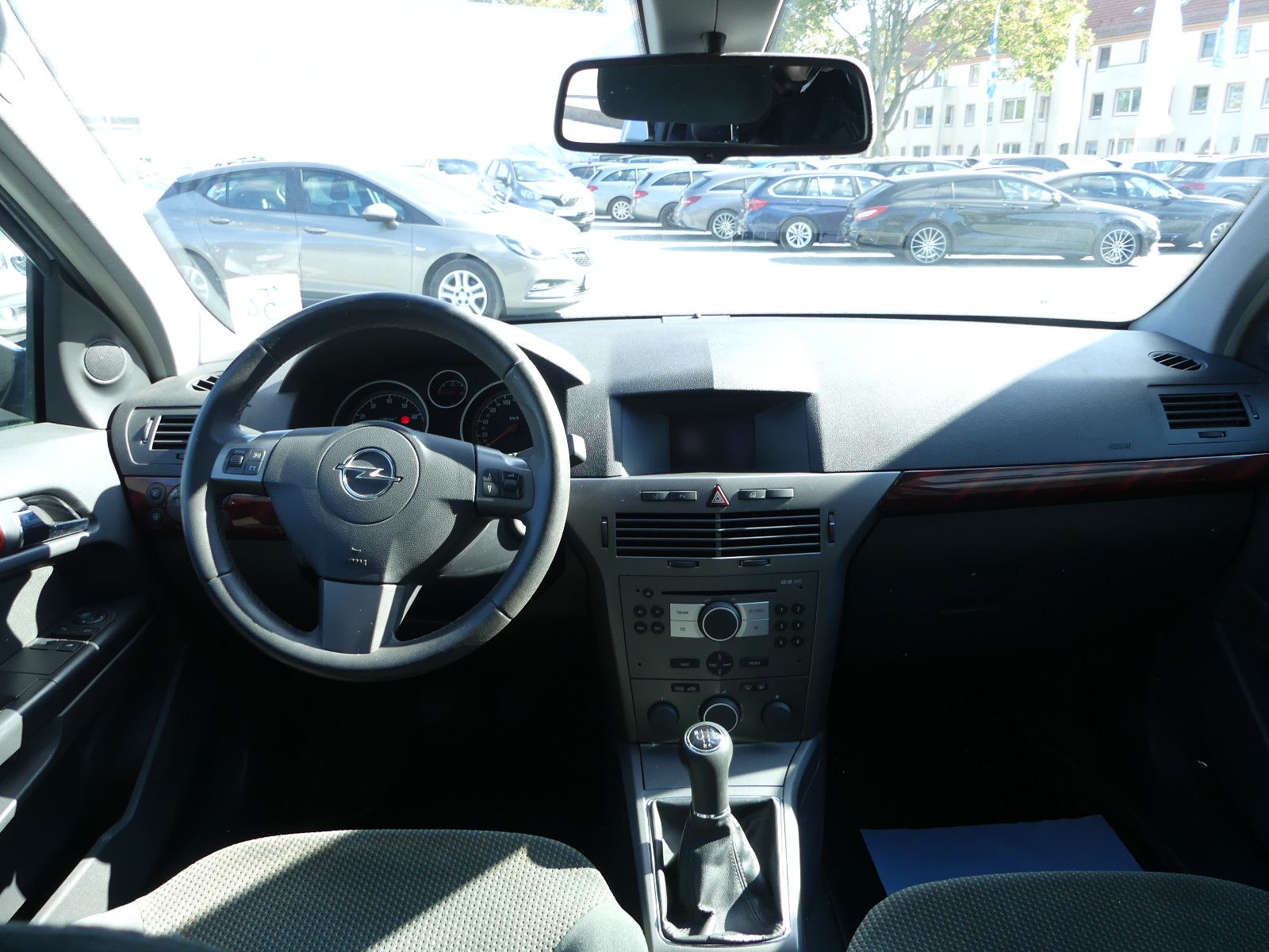 Fahrzeugabbildung Opel Astra H Lim. Elegance