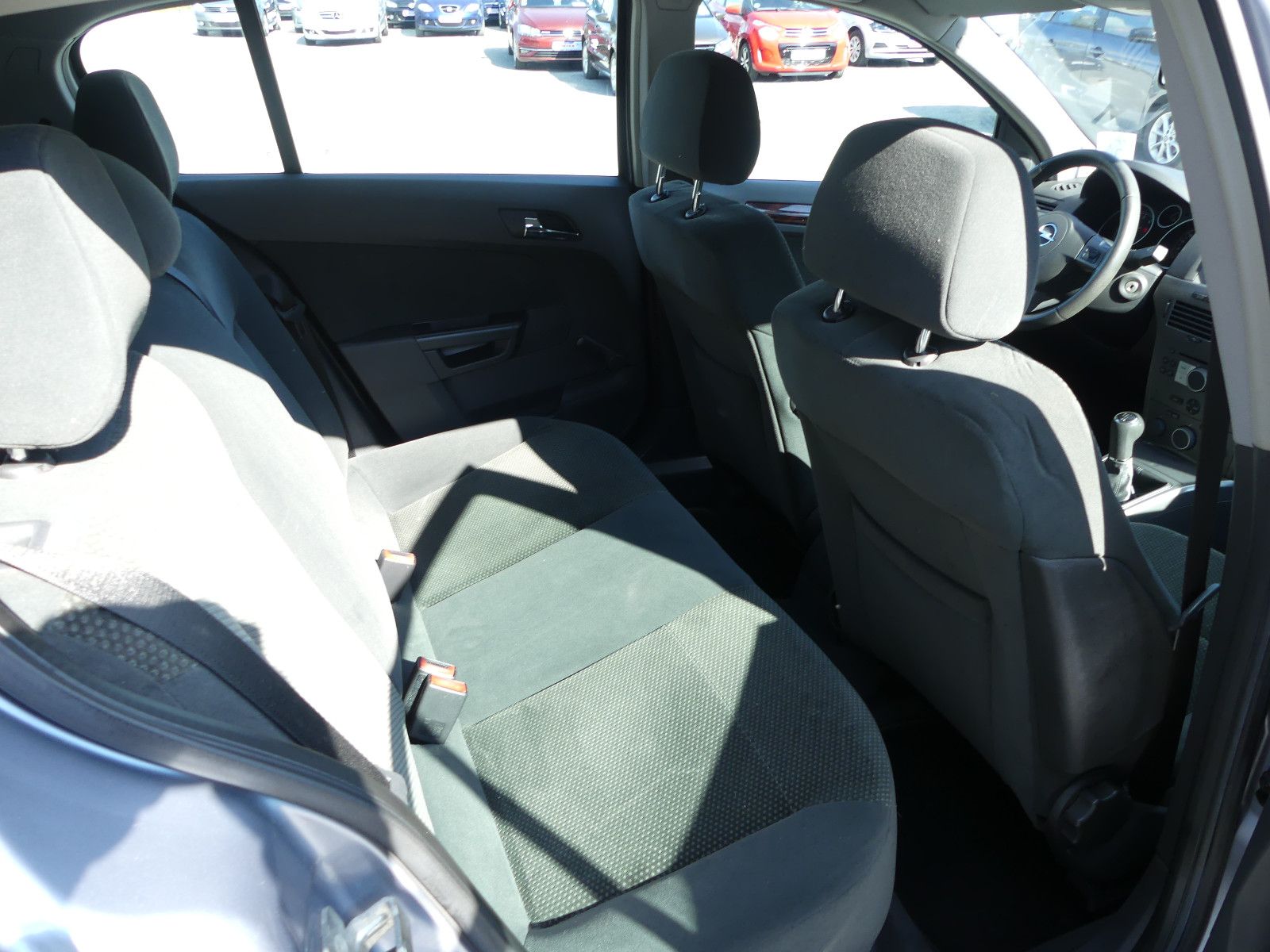 Fahrzeugabbildung Opel Astra H Lim. Elegance