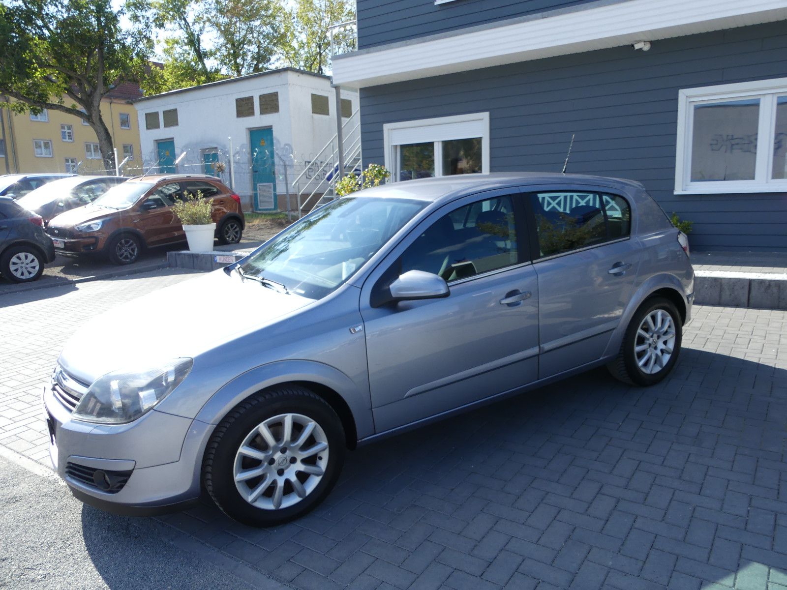 Fahrzeugabbildung Opel Astra H Lim. Elegance
