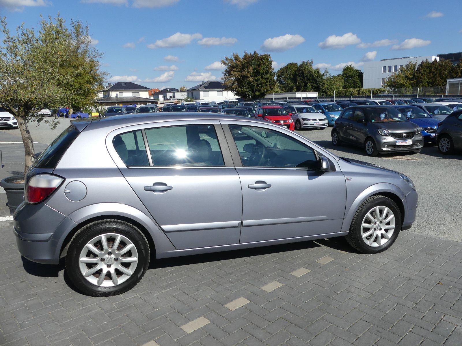 Fahrzeugabbildung Opel Astra H Lim. Elegance