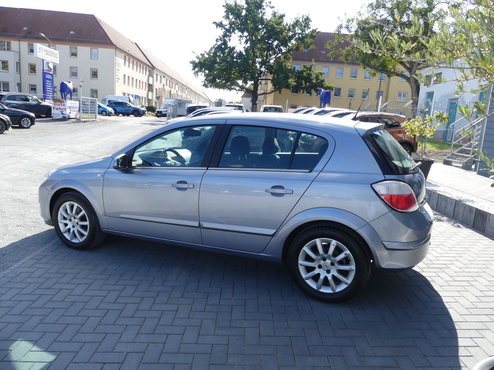 Fahrzeugabbildung Opel Astra H Lim. Elegance
