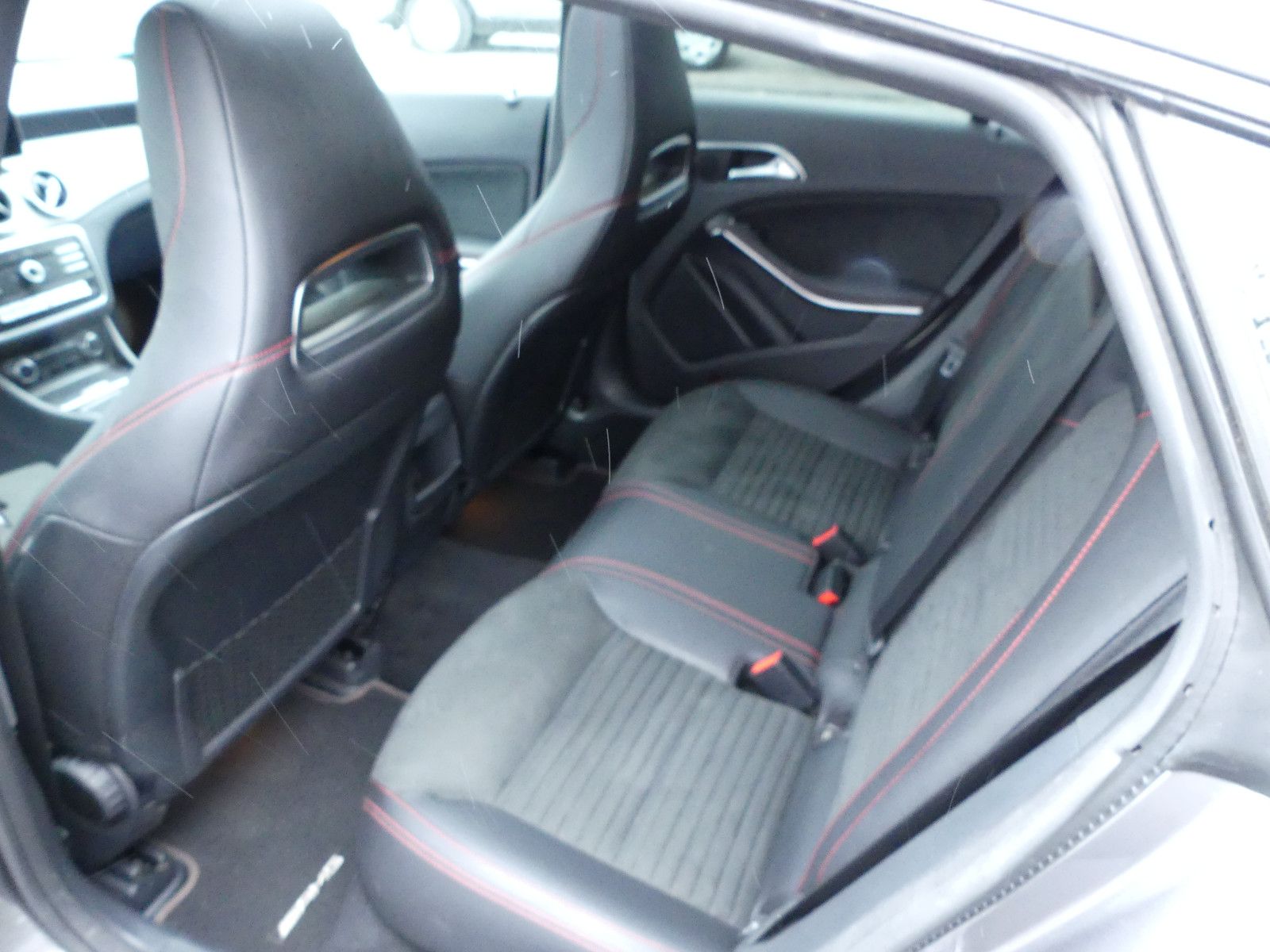 Fahrzeugabbildung Mercedes-Benz CLA 220 CLA -Klasse Shooting Brake CDI / d