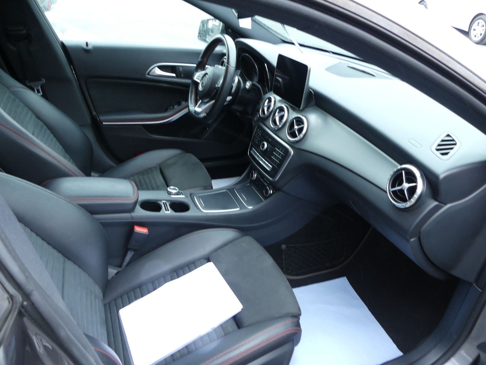 Fahrzeugabbildung Mercedes-Benz CLA 220 CLA -Klasse Shooting Brake CDI / d