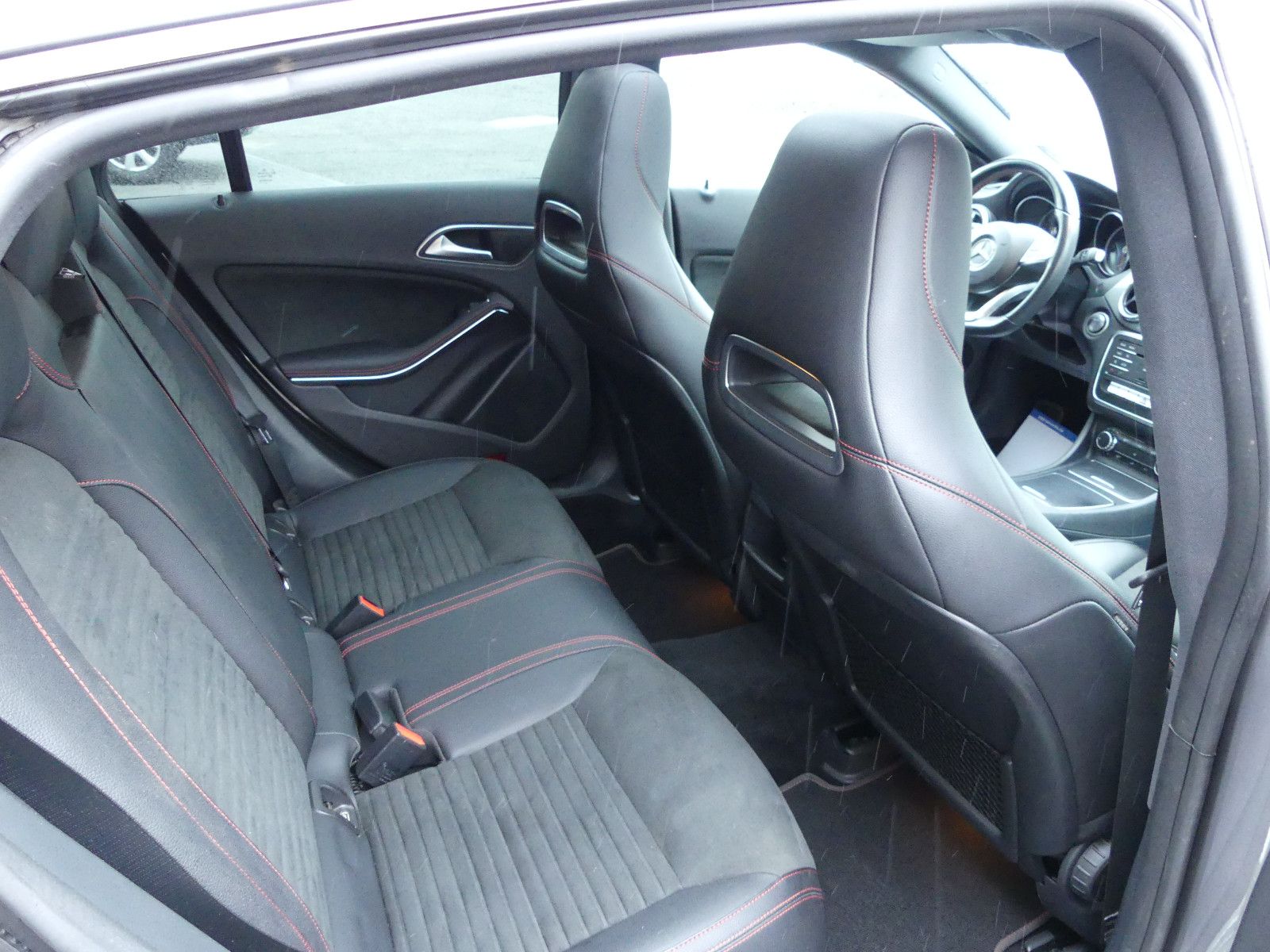 Fahrzeugabbildung Mercedes-Benz CLA 220 CLA -Klasse Shooting Brake CDI / d