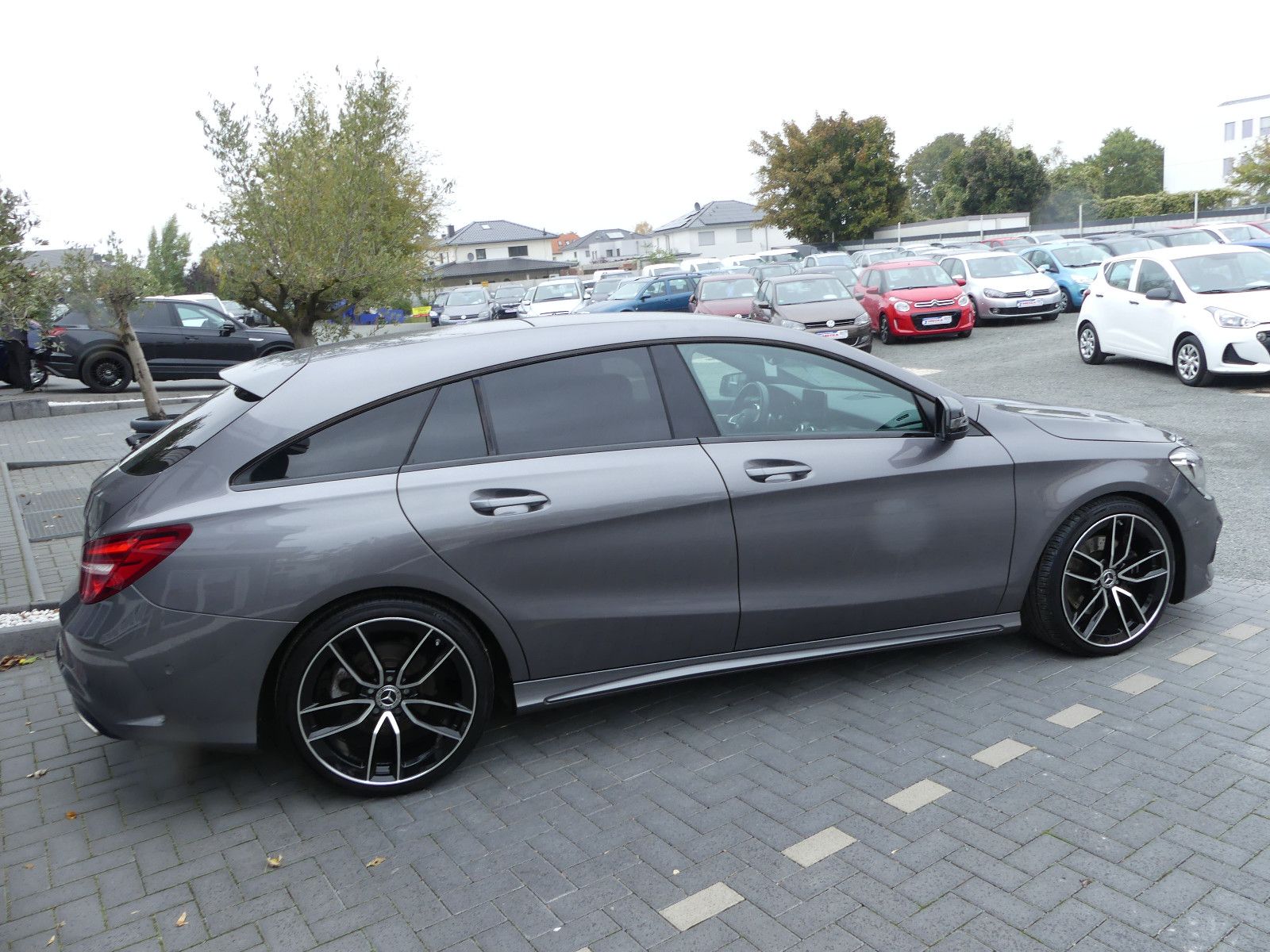 Fahrzeugabbildung Mercedes-Benz CLA 220 CLA -Klasse Shooting Brake CDI / d