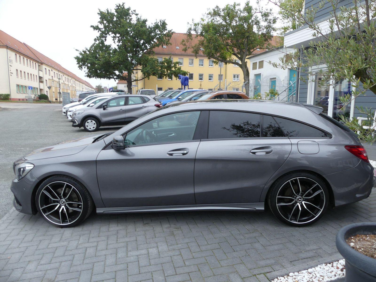 Fahrzeugabbildung Mercedes-Benz CLA 220 CLA -Klasse Shooting Brake CDI / d