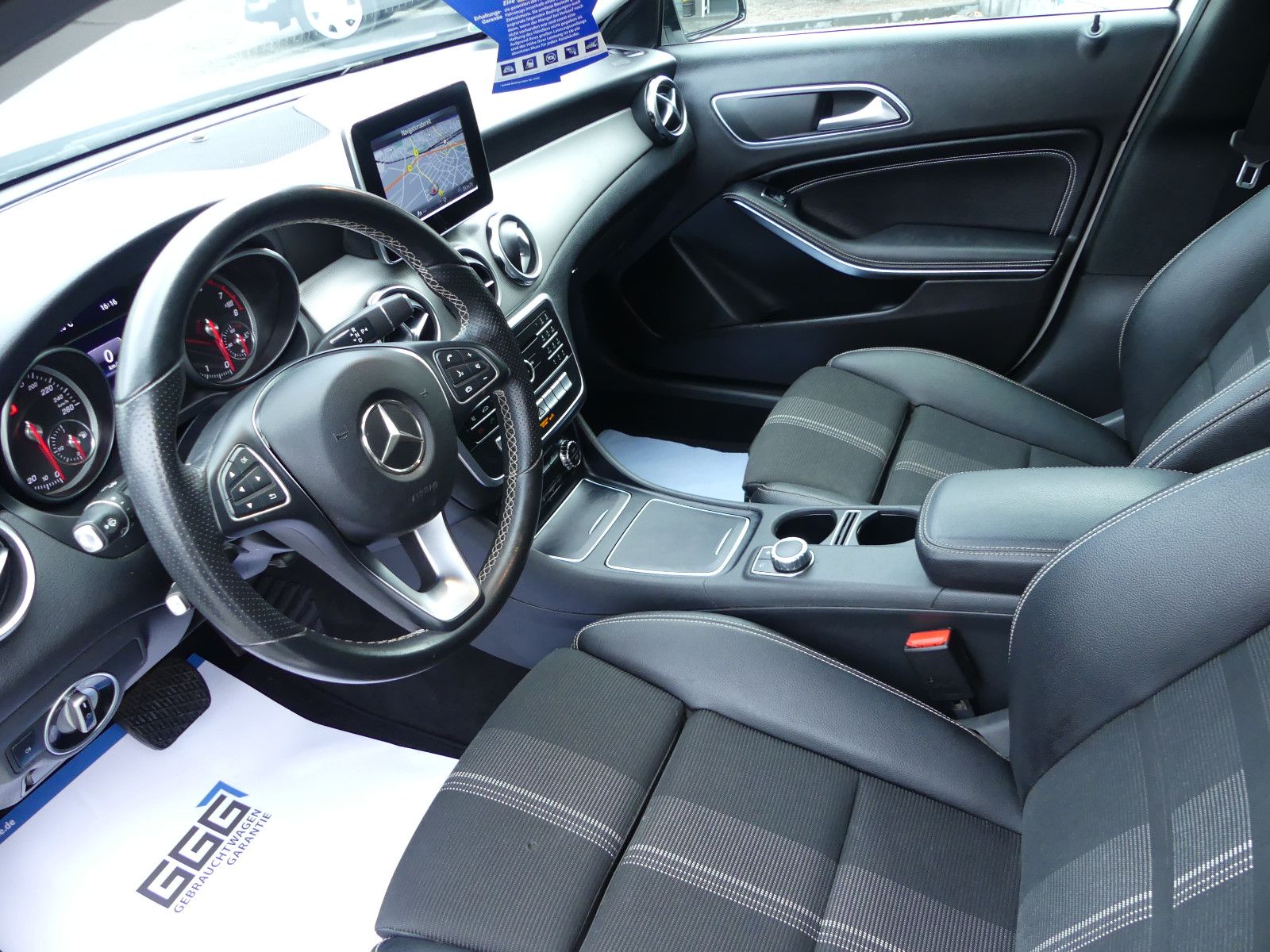 Fahrzeugabbildung Mercedes-Benz GLA 200 GLA -Klasse GLA 200