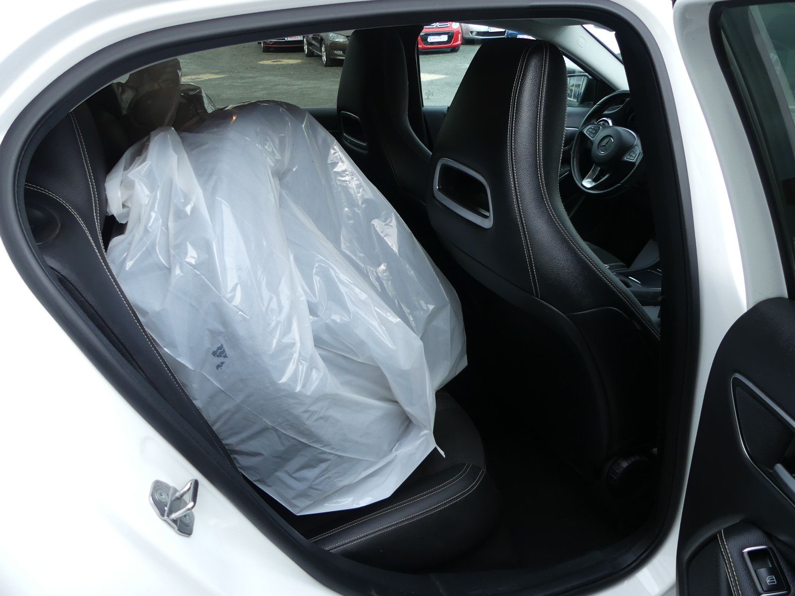 Fahrzeugabbildung Mercedes-Benz GLA 200 GLA -Klasse GLA 200