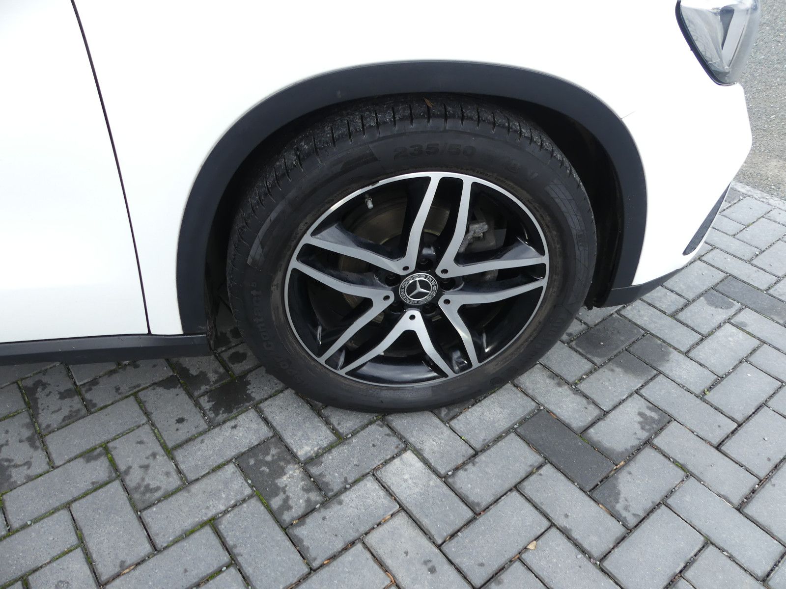 Fahrzeugabbildung Mercedes-Benz GLA 200 GLA -Klasse GLA 200