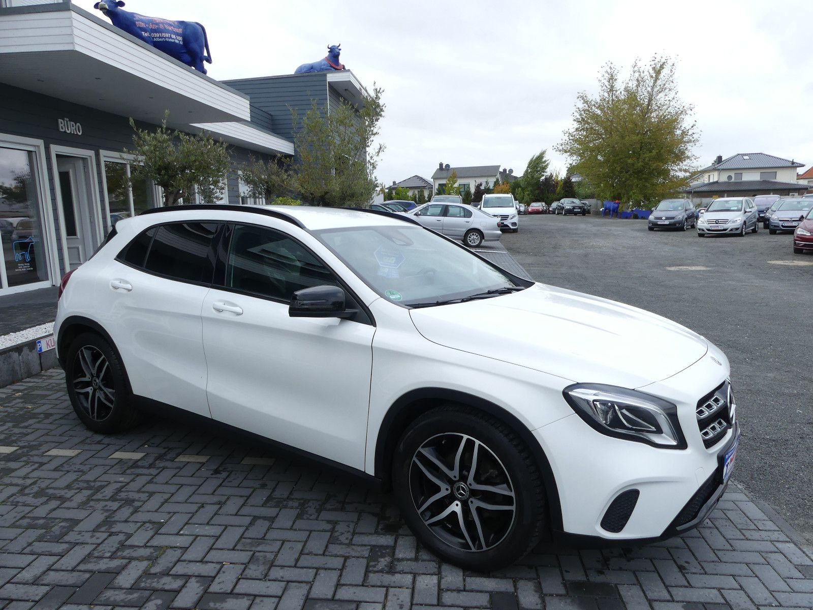 Fahrzeugabbildung Mercedes-Benz GLA 200 GLA -Klasse GLA 200