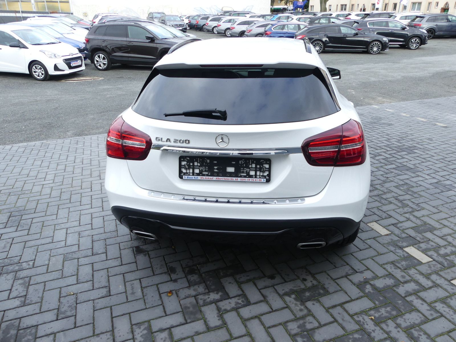 Fahrzeugabbildung Mercedes-Benz GLA 200 GLA -Klasse GLA 200