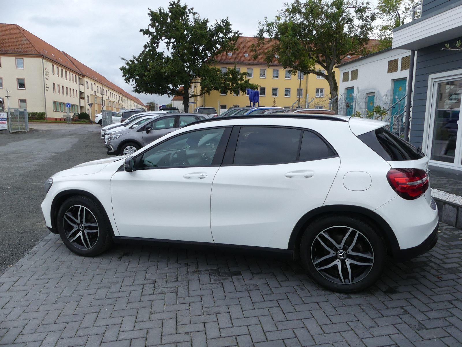 Fahrzeugabbildung Mercedes-Benz GLA 200 GLA -Klasse GLA 200