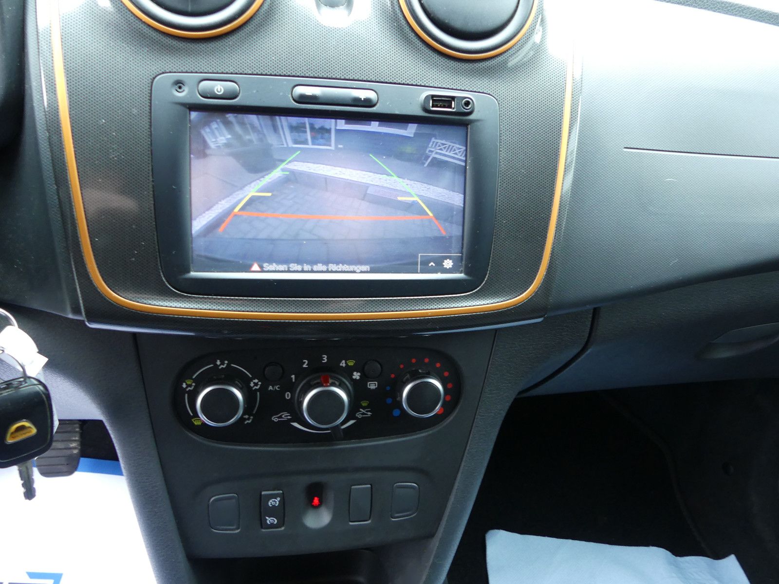 Fahrzeugabbildung Dacia Logan MCV II Kombi Stepway Celebration