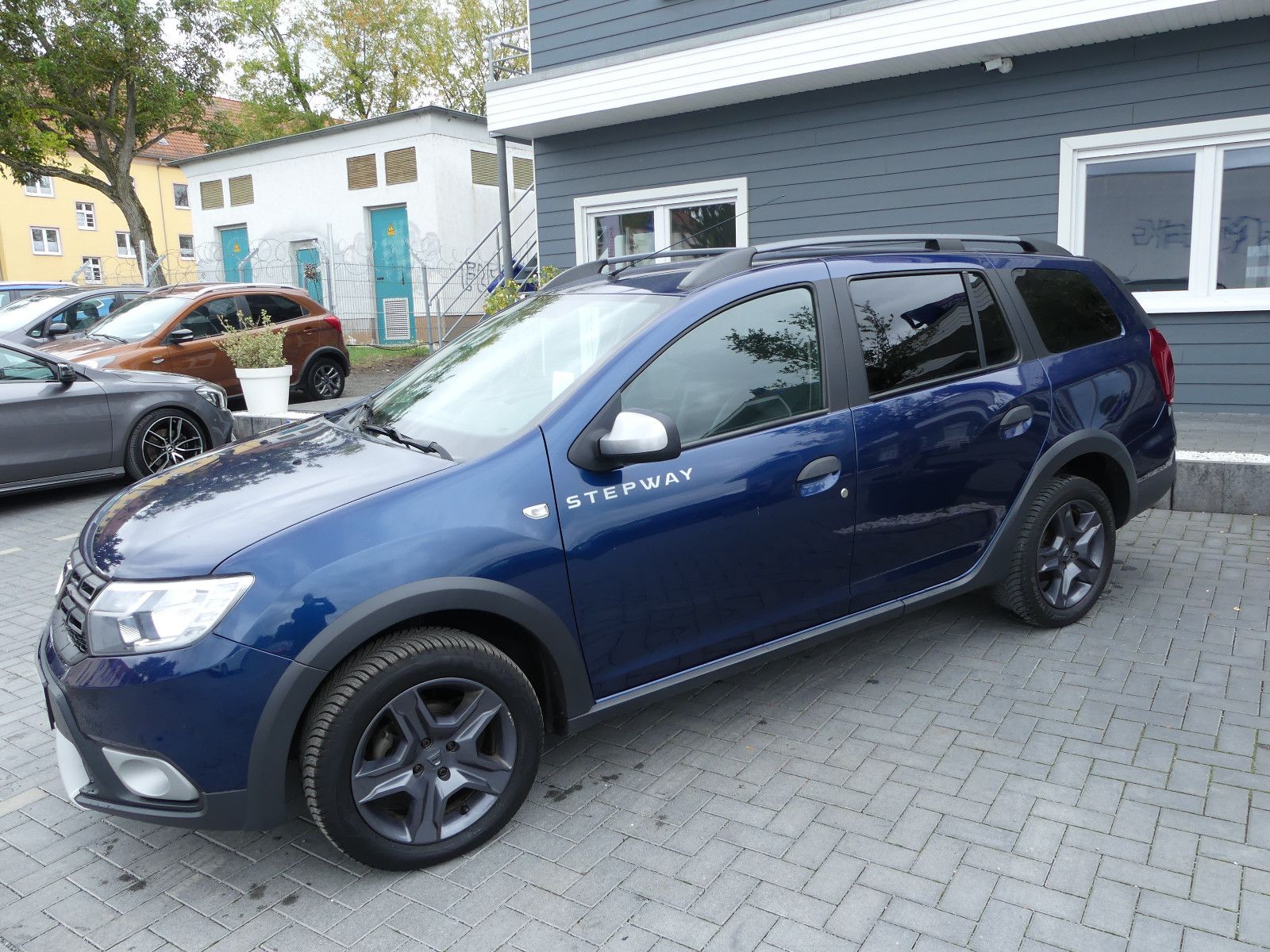 Fahrzeugabbildung Dacia Logan MCV II Kombi Stepway Celebration