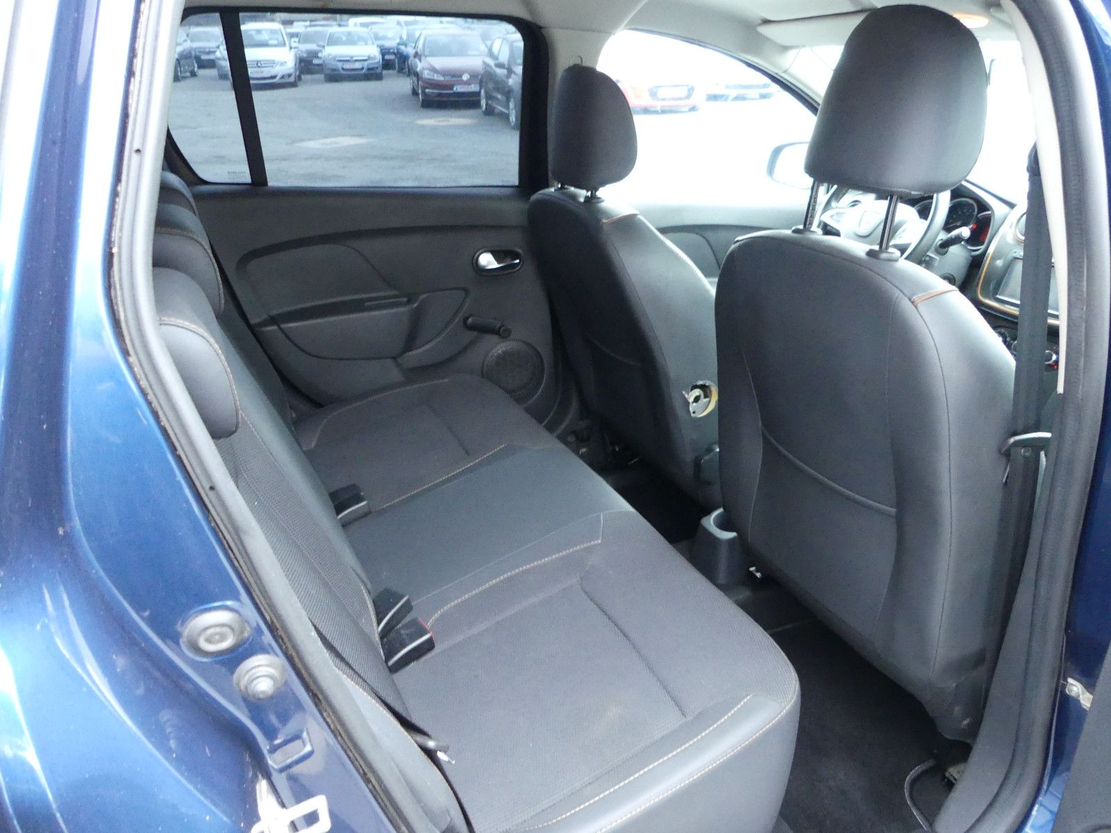 Fahrzeugabbildung Dacia Logan MCV II Kombi Stepway Celebration