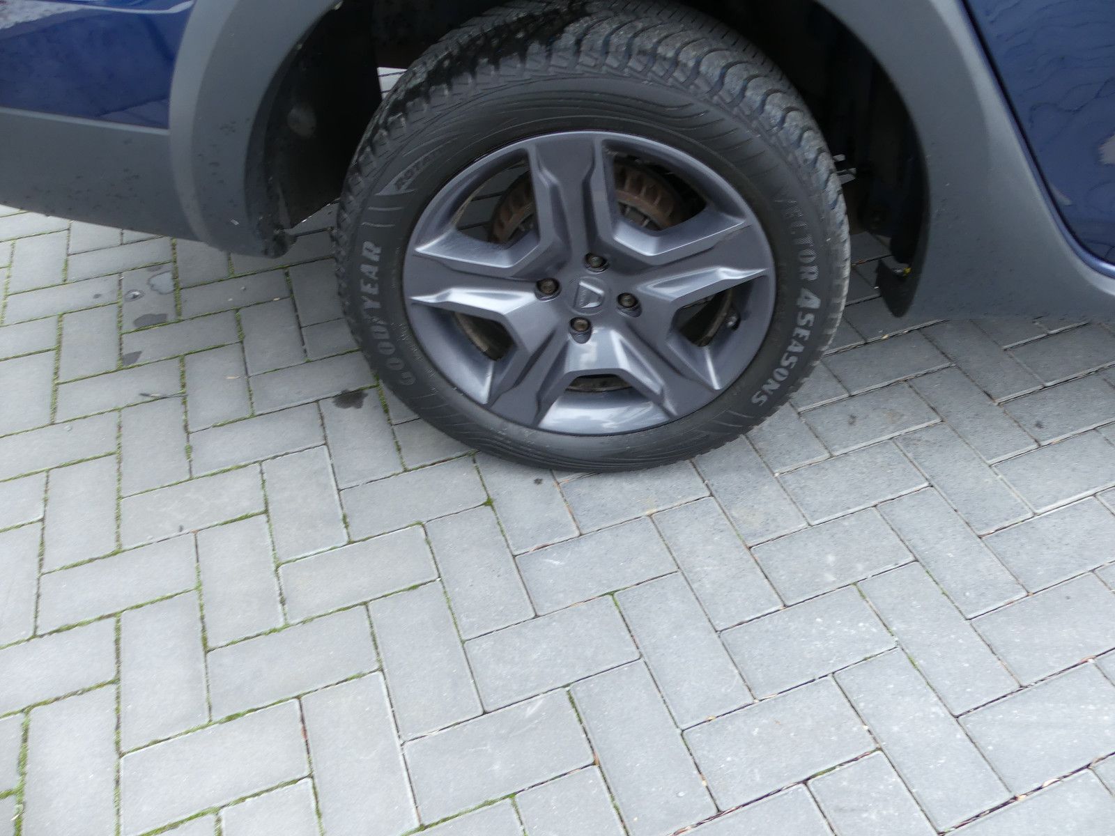 Fahrzeugabbildung Dacia Logan MCV II Kombi Stepway Celebration