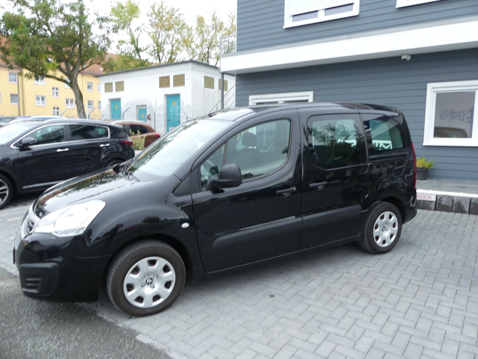 Fahrzeugabbildung Peugeot Partner Tepee Active, Automatik