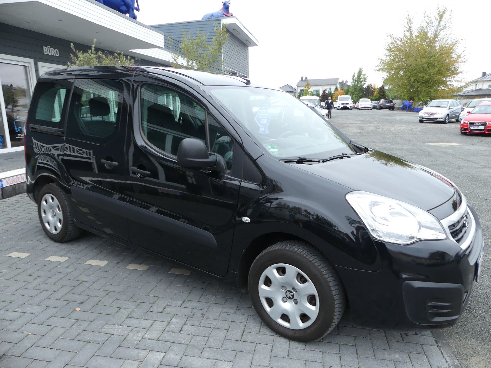 Fahrzeugabbildung Peugeot Partner Tepee Active, Automatik