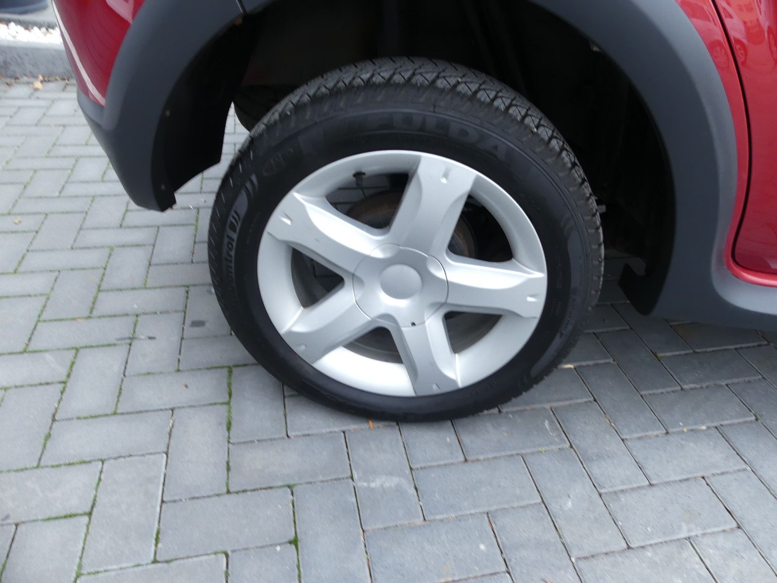 Fahrzeugabbildung Dacia Sandero Stepway