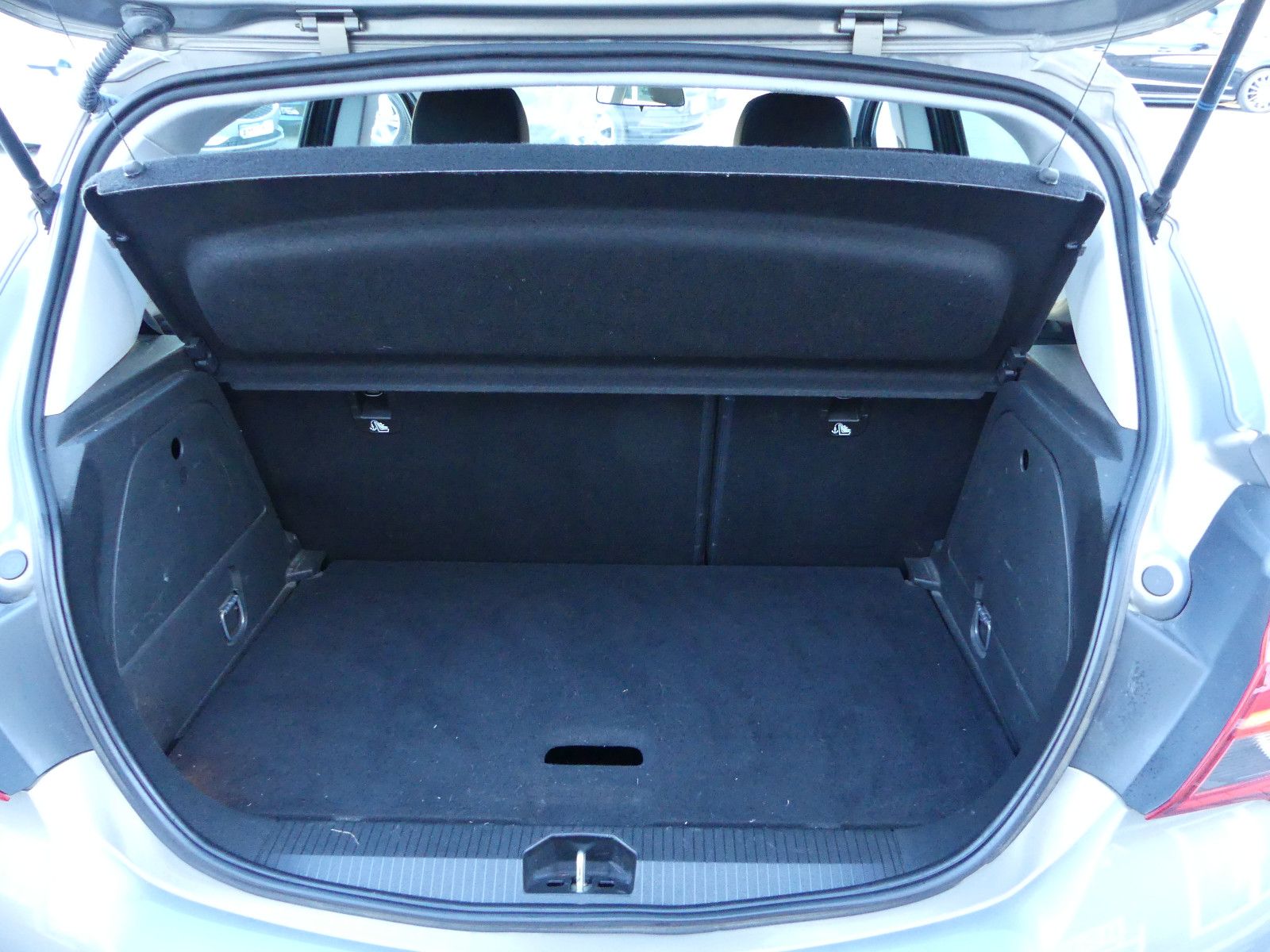 Fahrzeugabbildung Opel Corsa E Edition 1.4