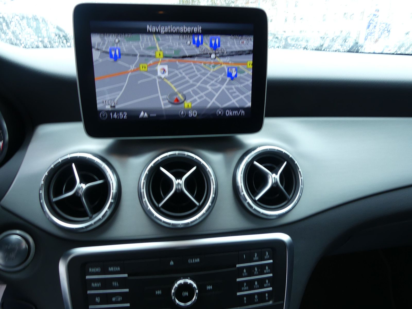 Fahrzeugabbildung Mercedes-Benz CLA -Klasse Shooting Brake CLA 200, AMG- Line