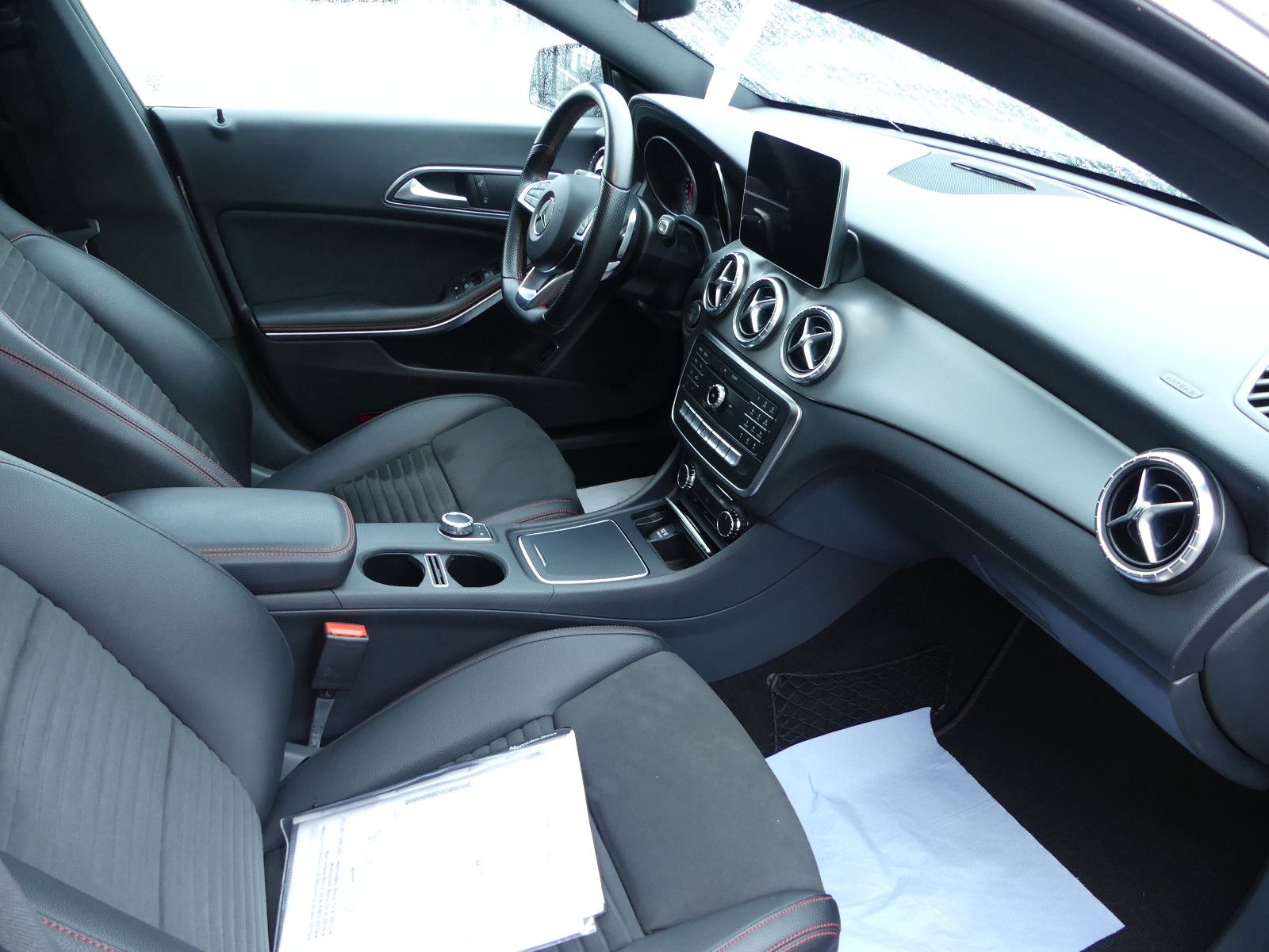 Fahrzeugabbildung Mercedes-Benz CLA -Klasse Shooting Brake CLA 200, AMG- Line