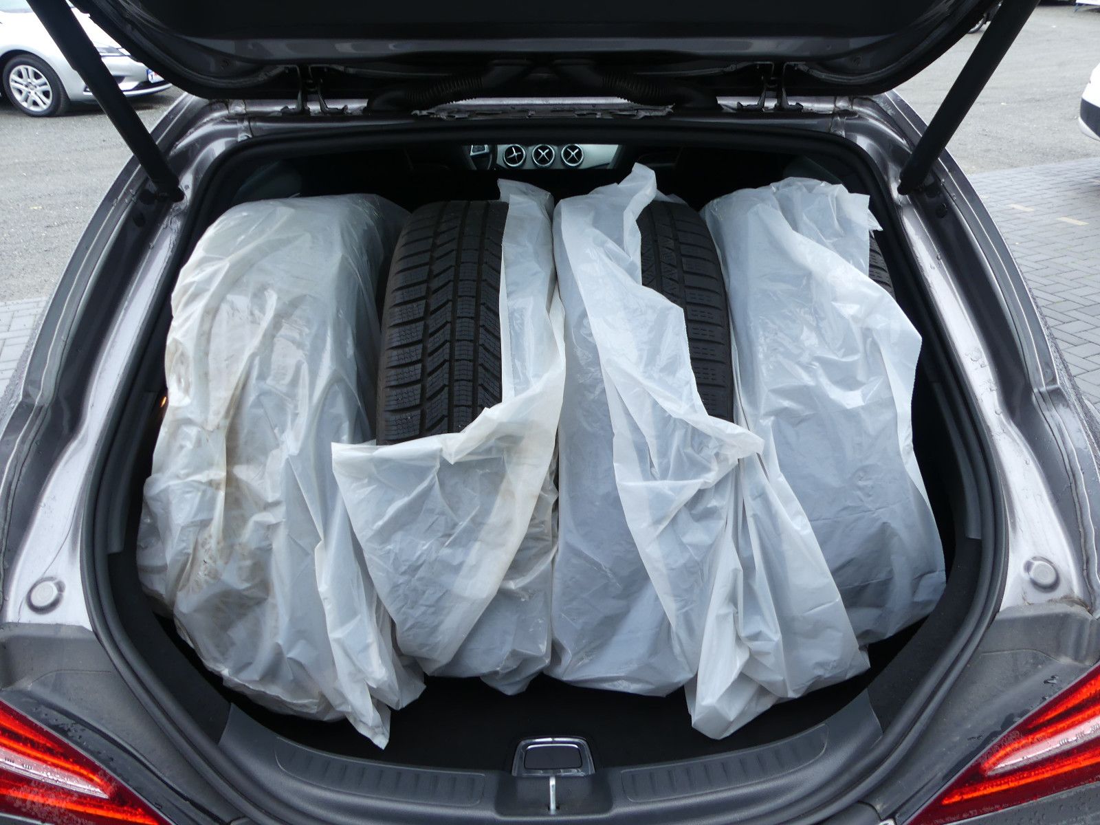 Fahrzeugabbildung Mercedes-Benz CLA -Klasse Shooting Brake CLA 200, AMG- Line