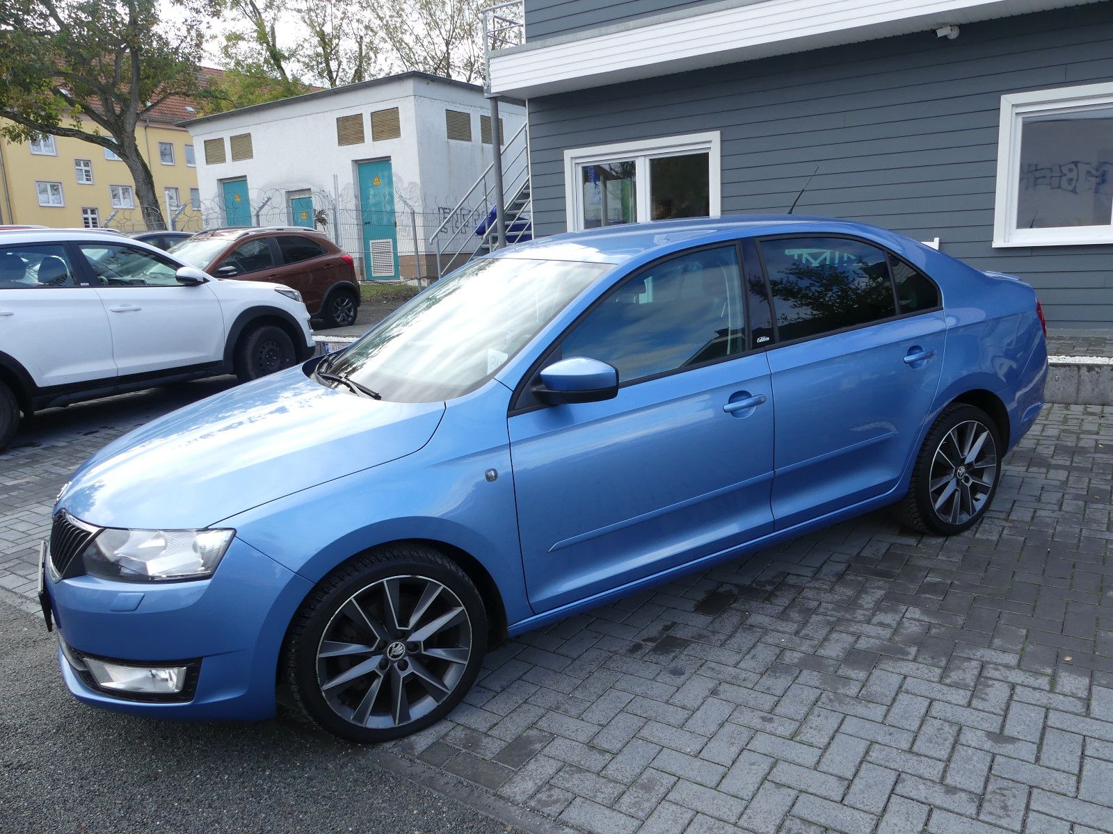 Fahrzeugabbildung SKODA Rapid 1.4 TSI DSG Edition, Automatik