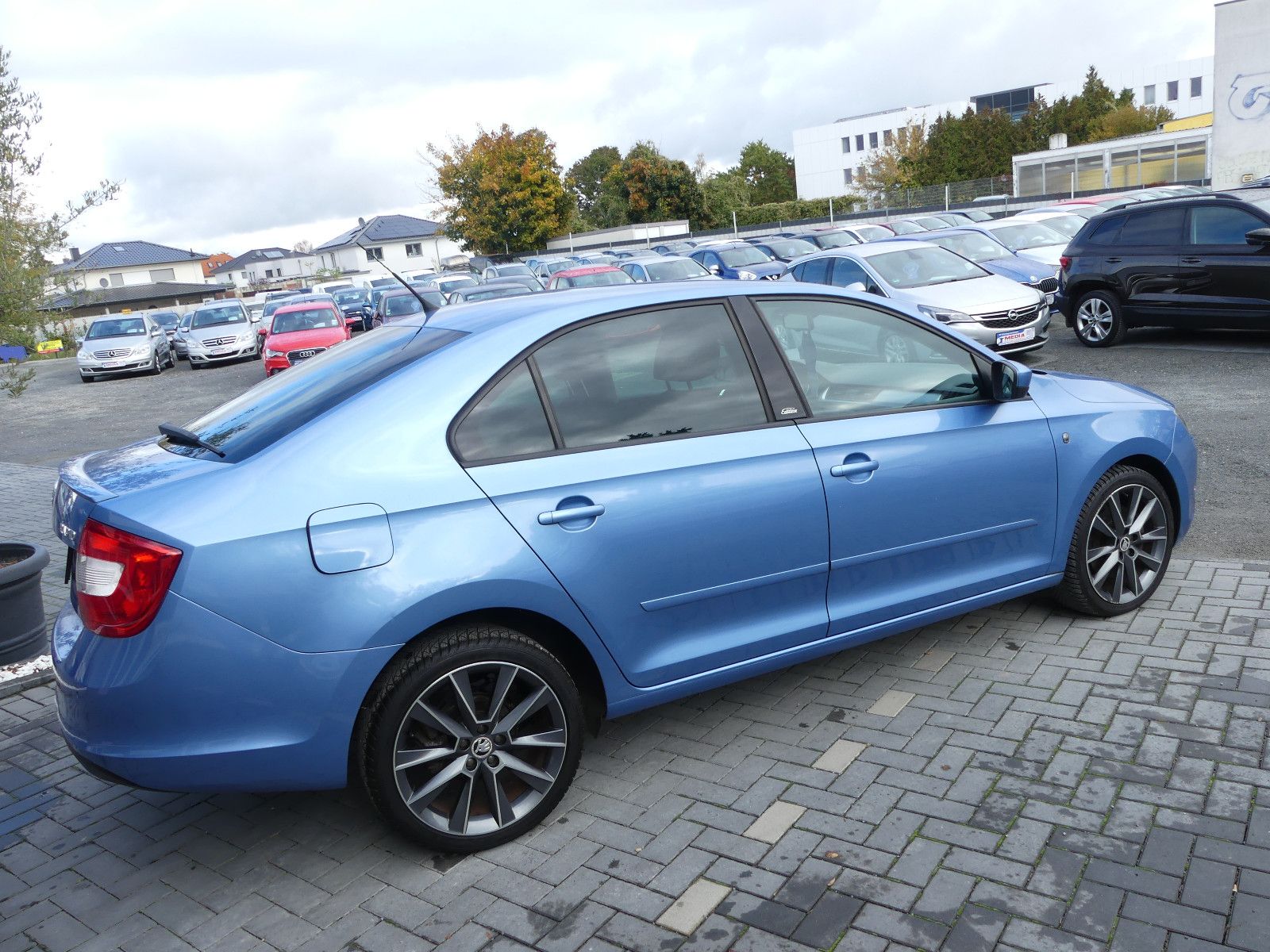 Fahrzeugabbildung SKODA Rapid 1.4 TSI DSG Edition, Automatik