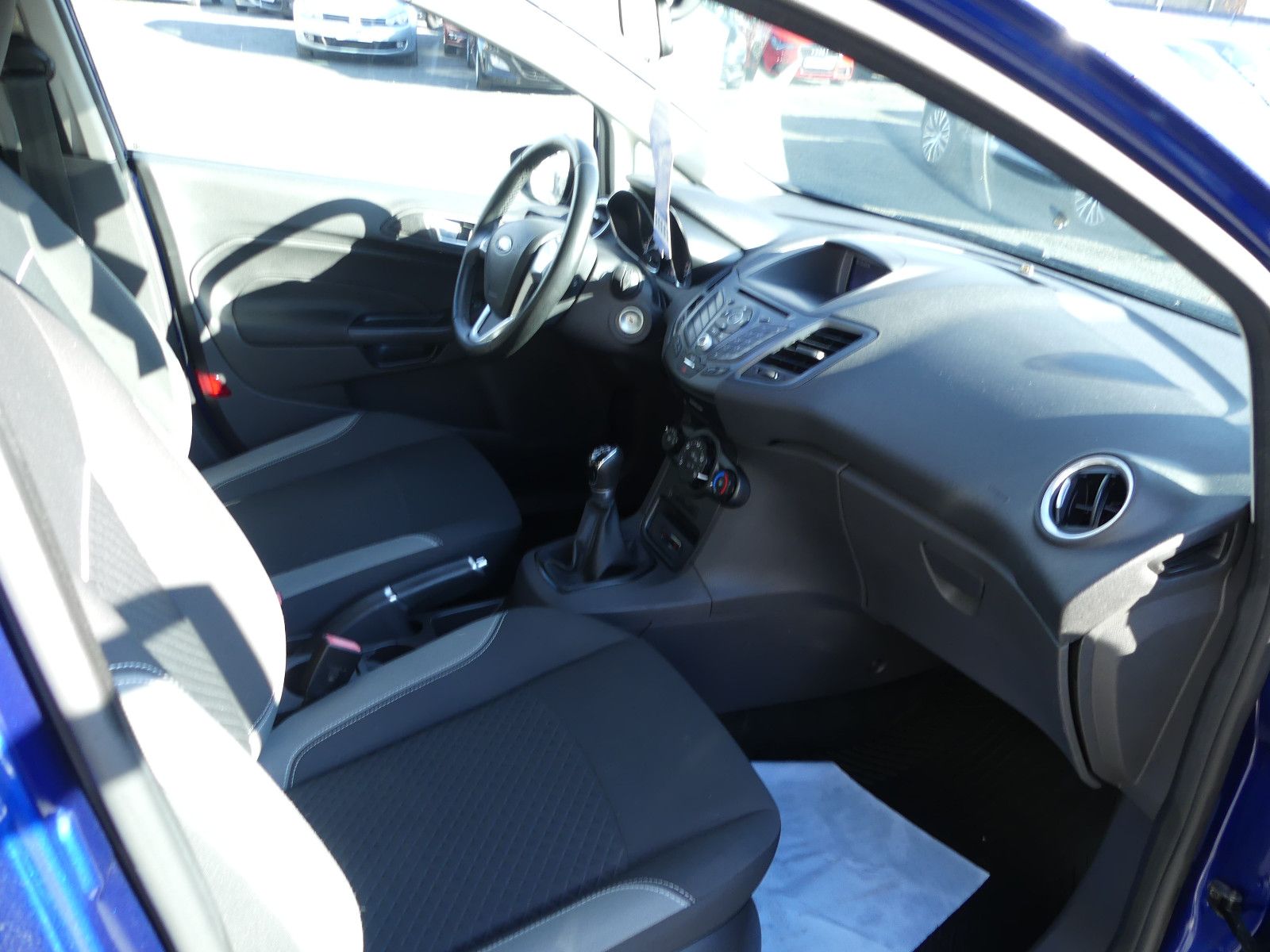 Fahrzeugabbildung Ford Fiesta Celebration, *SITZHEIZUNG*