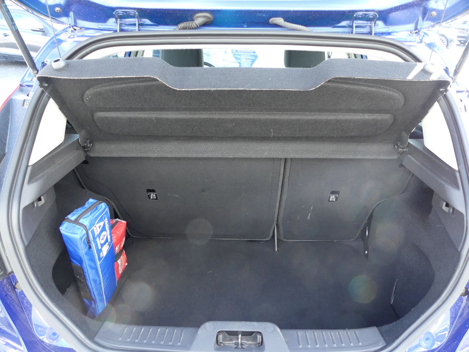 Fahrzeugabbildung Ford Fiesta Celebration, *SITZHEIZUNG*