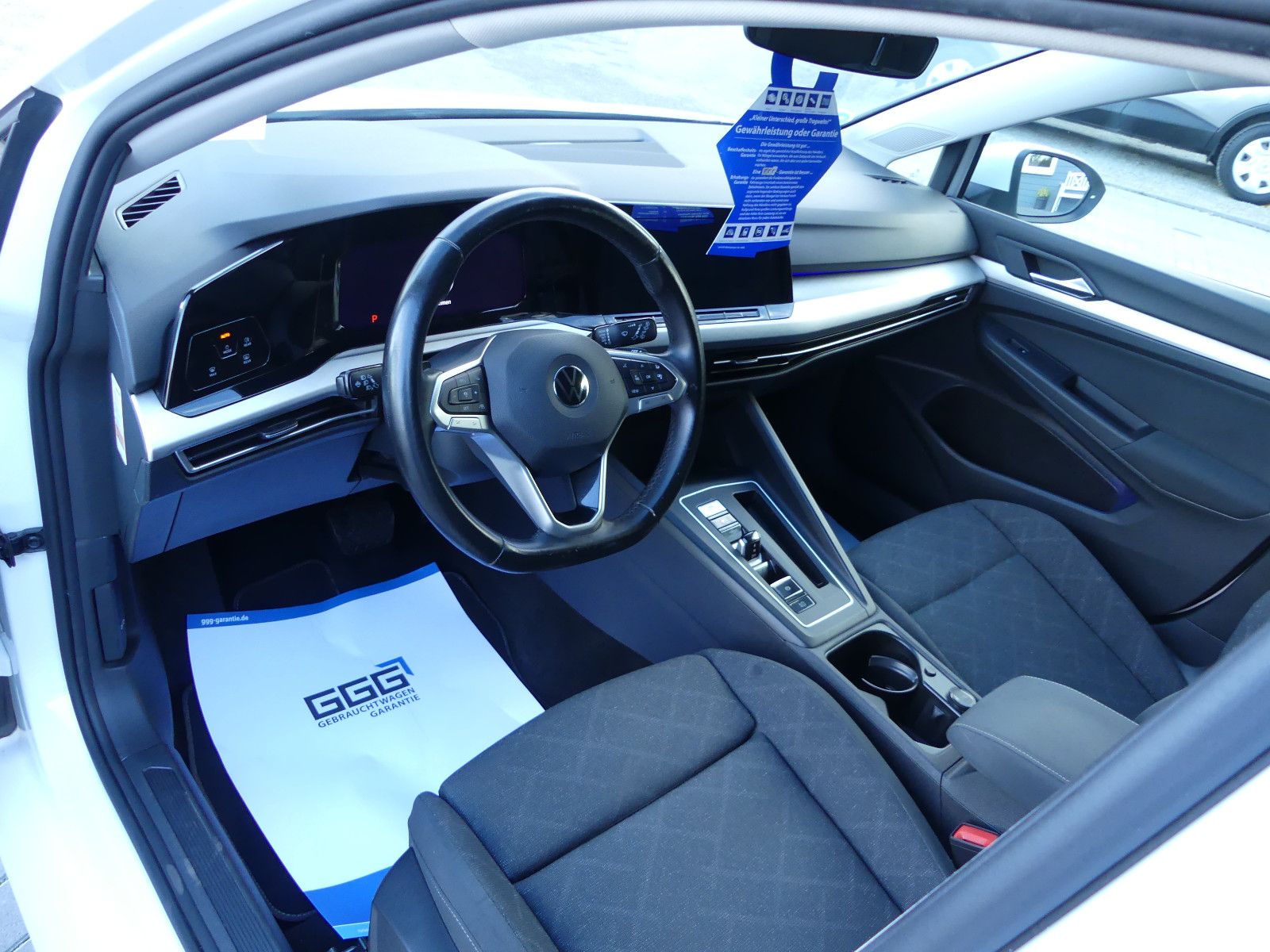 Fahrzeugabbildung Volkswagen Golf VIII Variant Life, Automatik