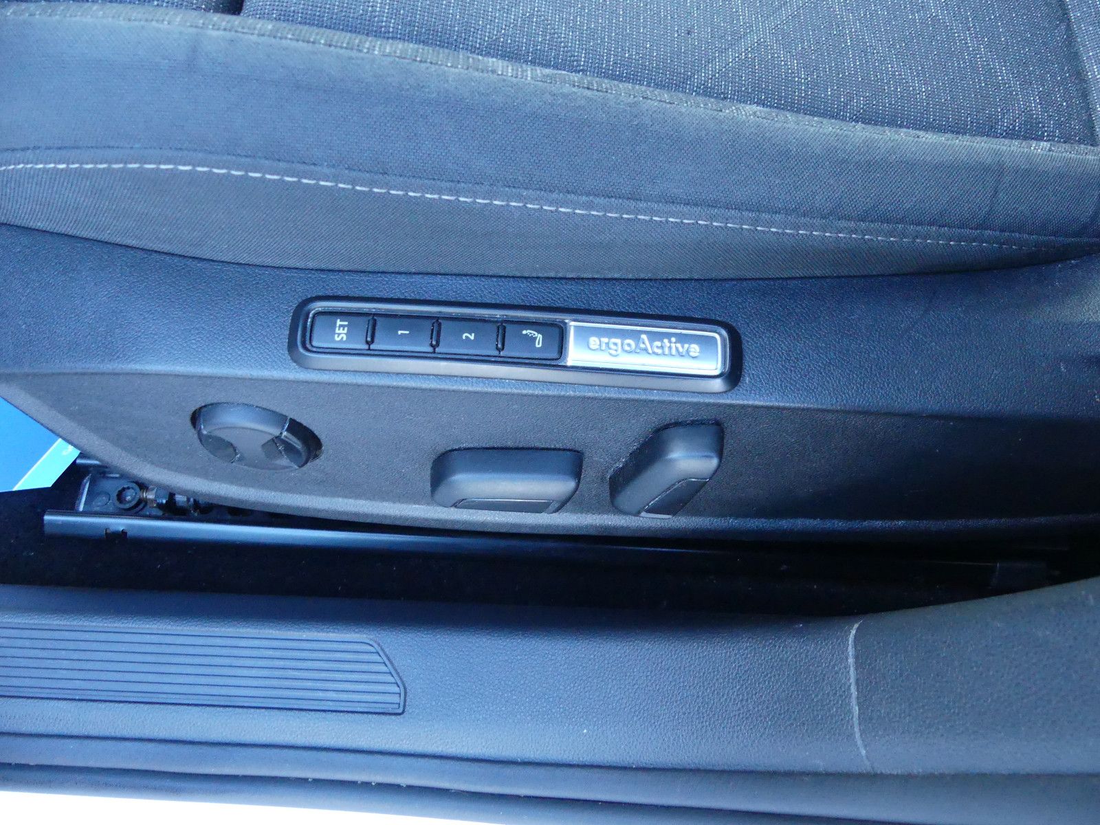 Fahrzeugabbildung Volkswagen Golf VIII Variant Life, Automatik