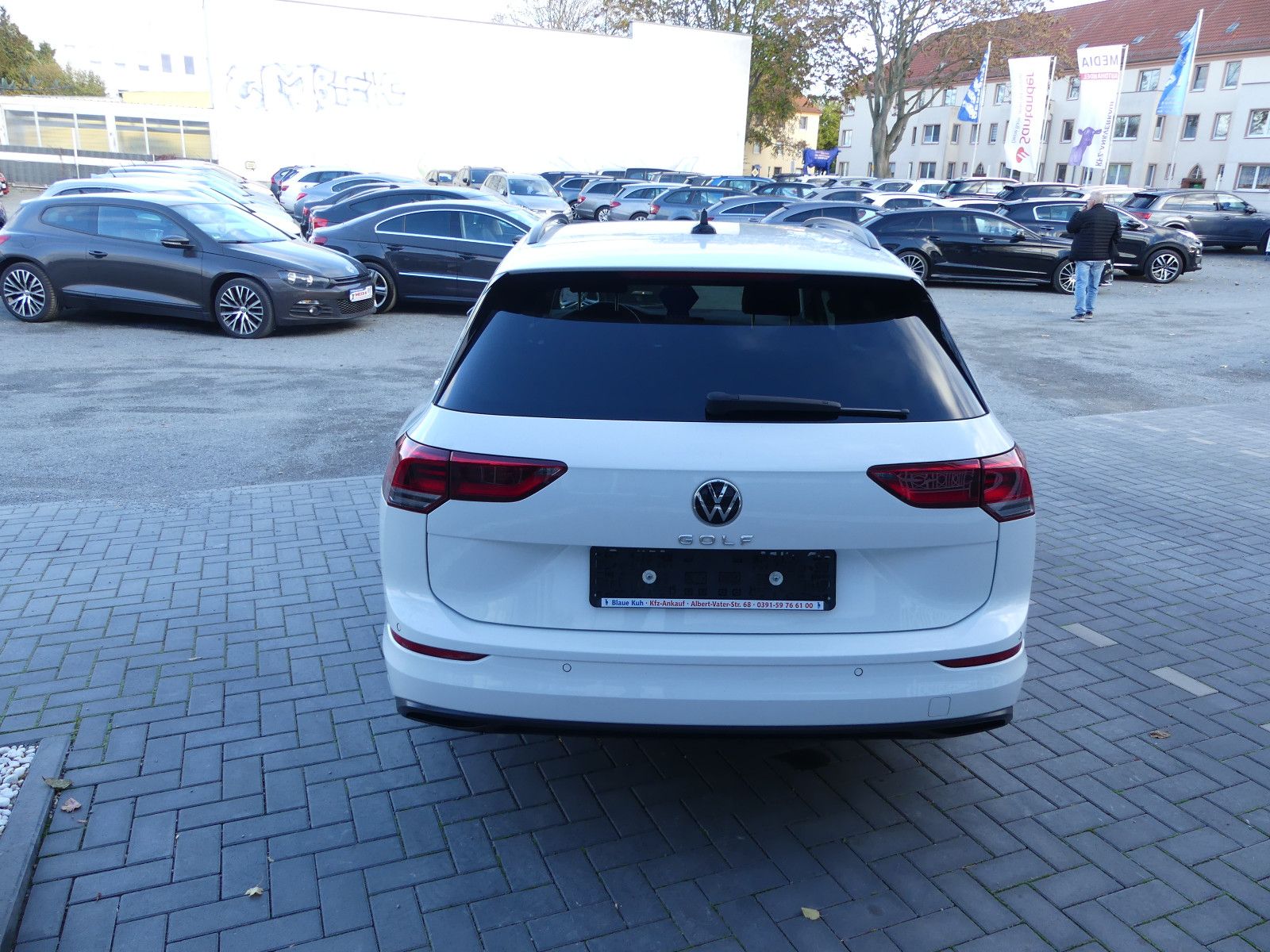 Fahrzeugabbildung Volkswagen Golf VIII Variant Life, Automatik