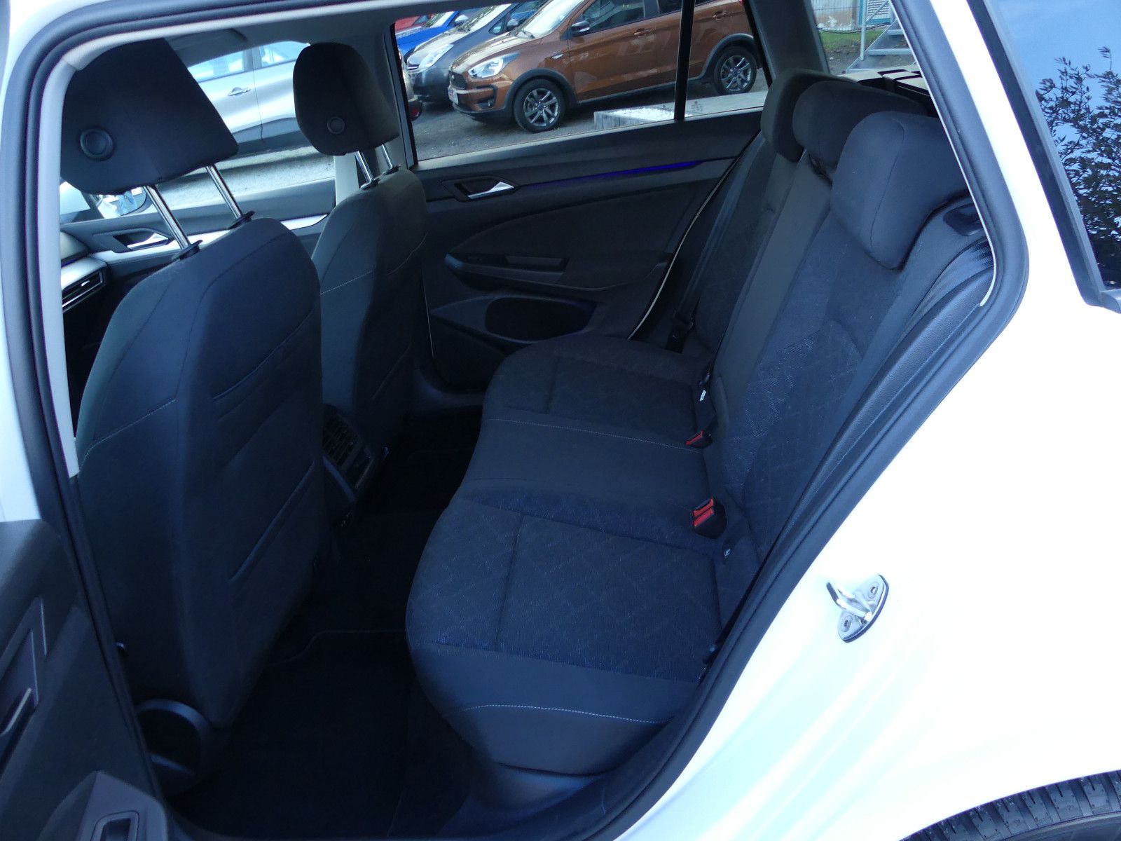 Fahrzeugabbildung Volkswagen Golf VIII Variant Life, Automatik