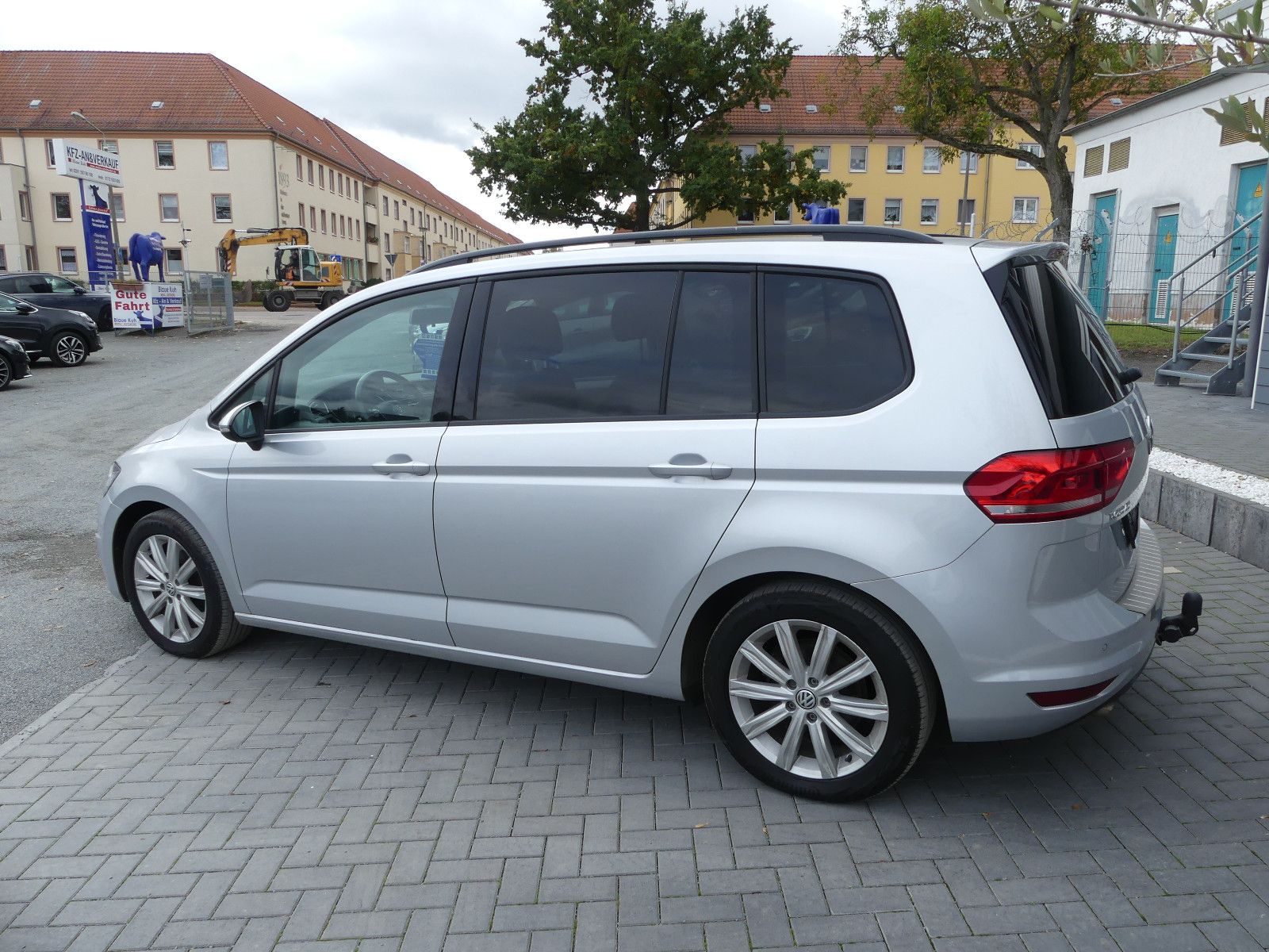Fahrzeugabbildung Volkswagen Touran Comfortline BMT/Start-Stopp, Automatik