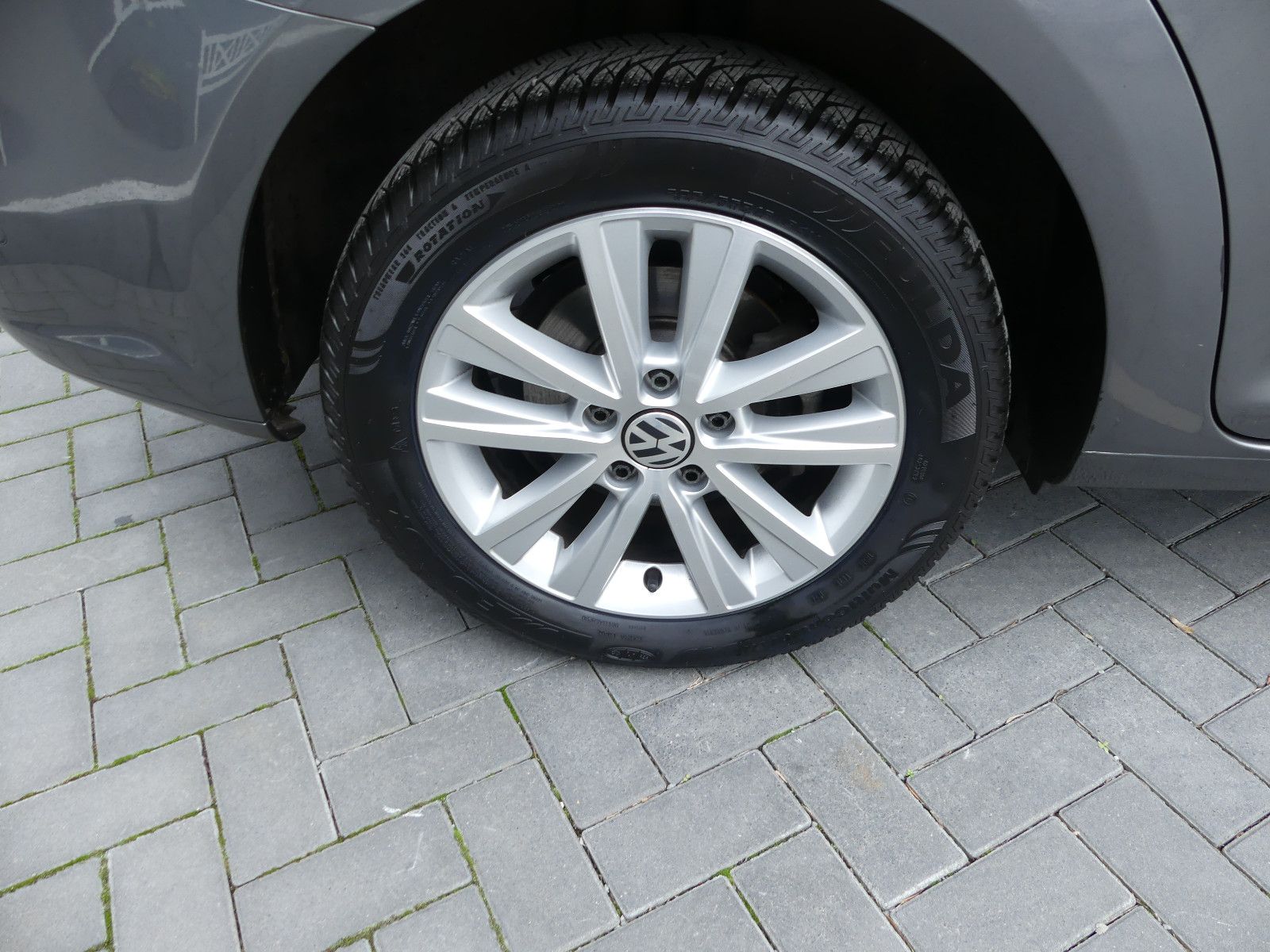 Fahrzeugabbildung Volkswagen Touran Style.1.4