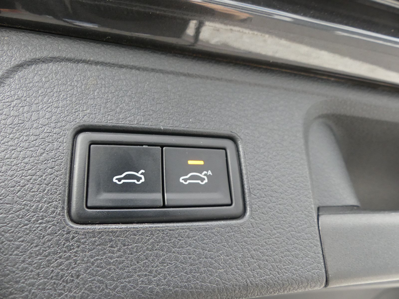 Fahrzeugabbildung Volkswagen Passat Variant 1.8 TSI Highline Variant