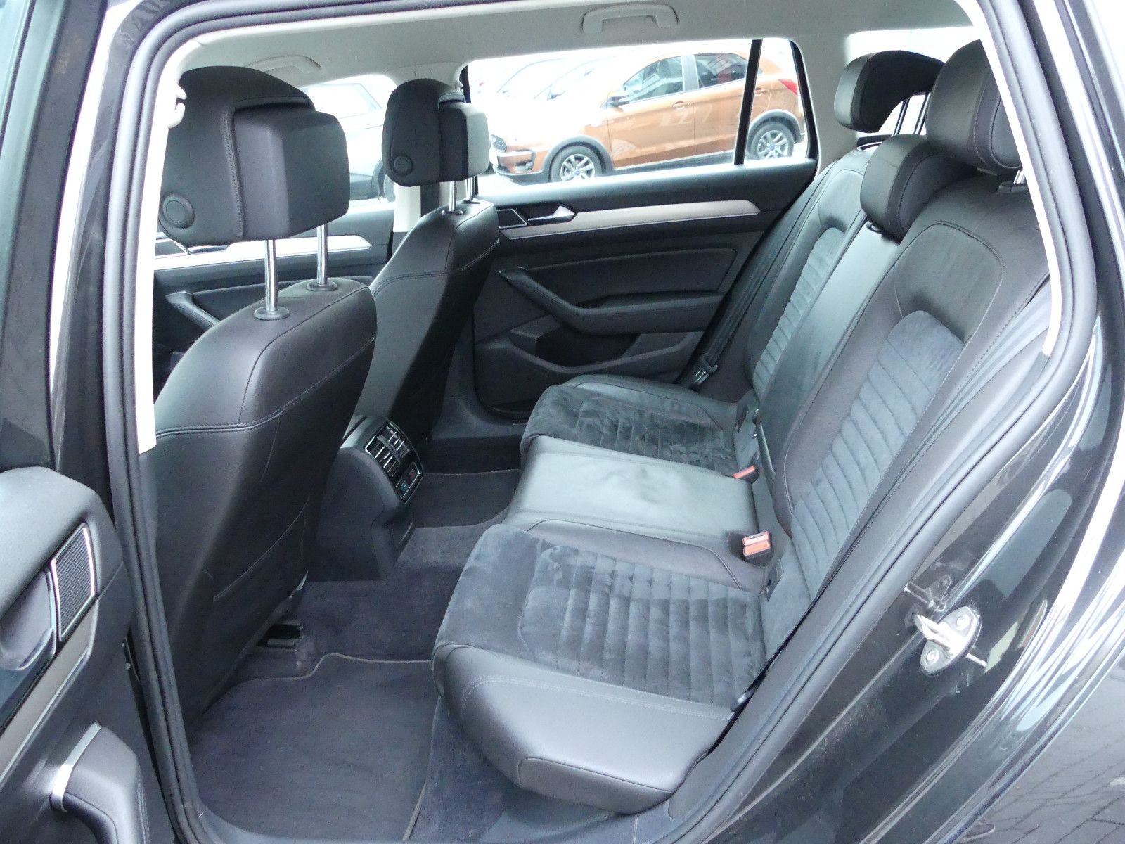 Fahrzeugabbildung Volkswagen Passat Variant 1.8 TSI Highline Variant