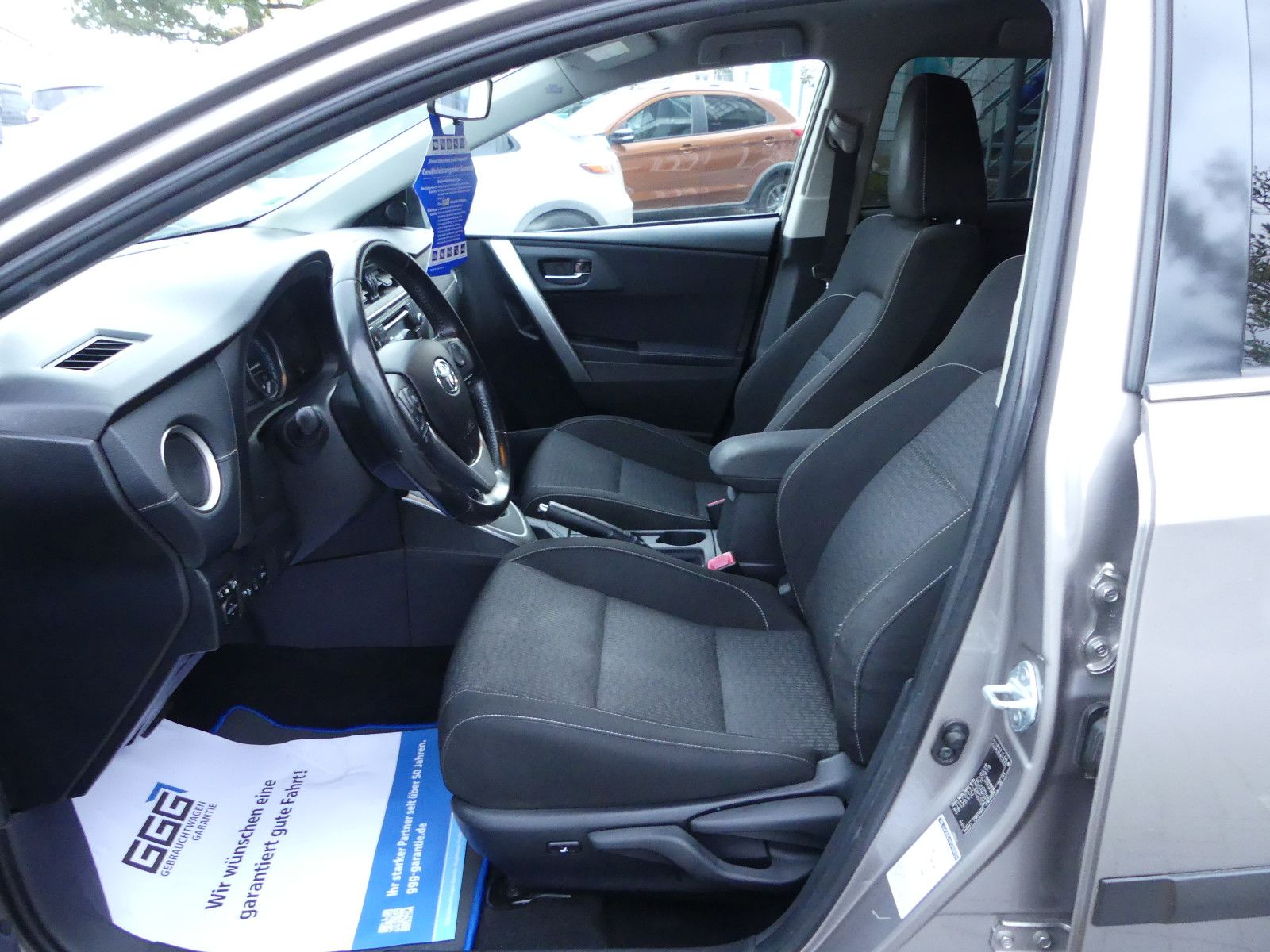 Fahrzeugabbildung Toyota Auris Touring Sports Hybrid Edition